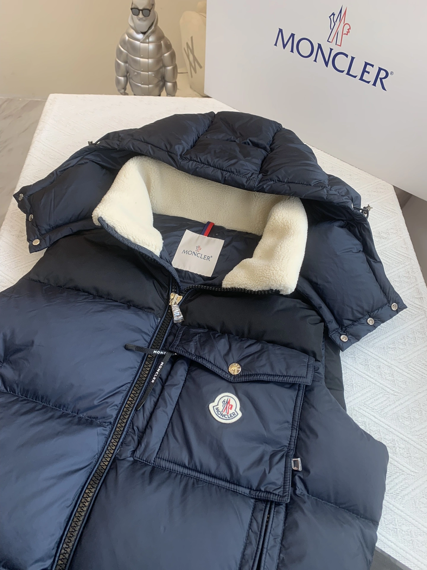 FlexibleFit Moncler Down Jackets 146349