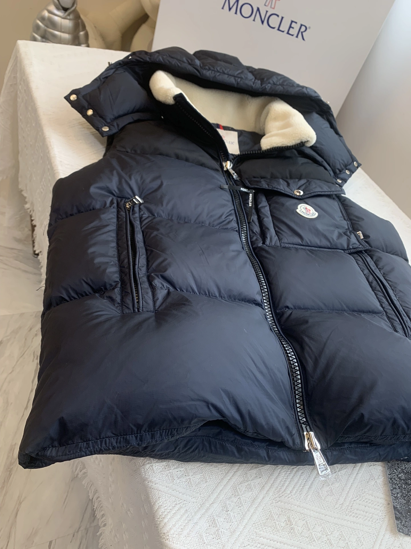 FlexibleFit Moncler Down Jackets 146349