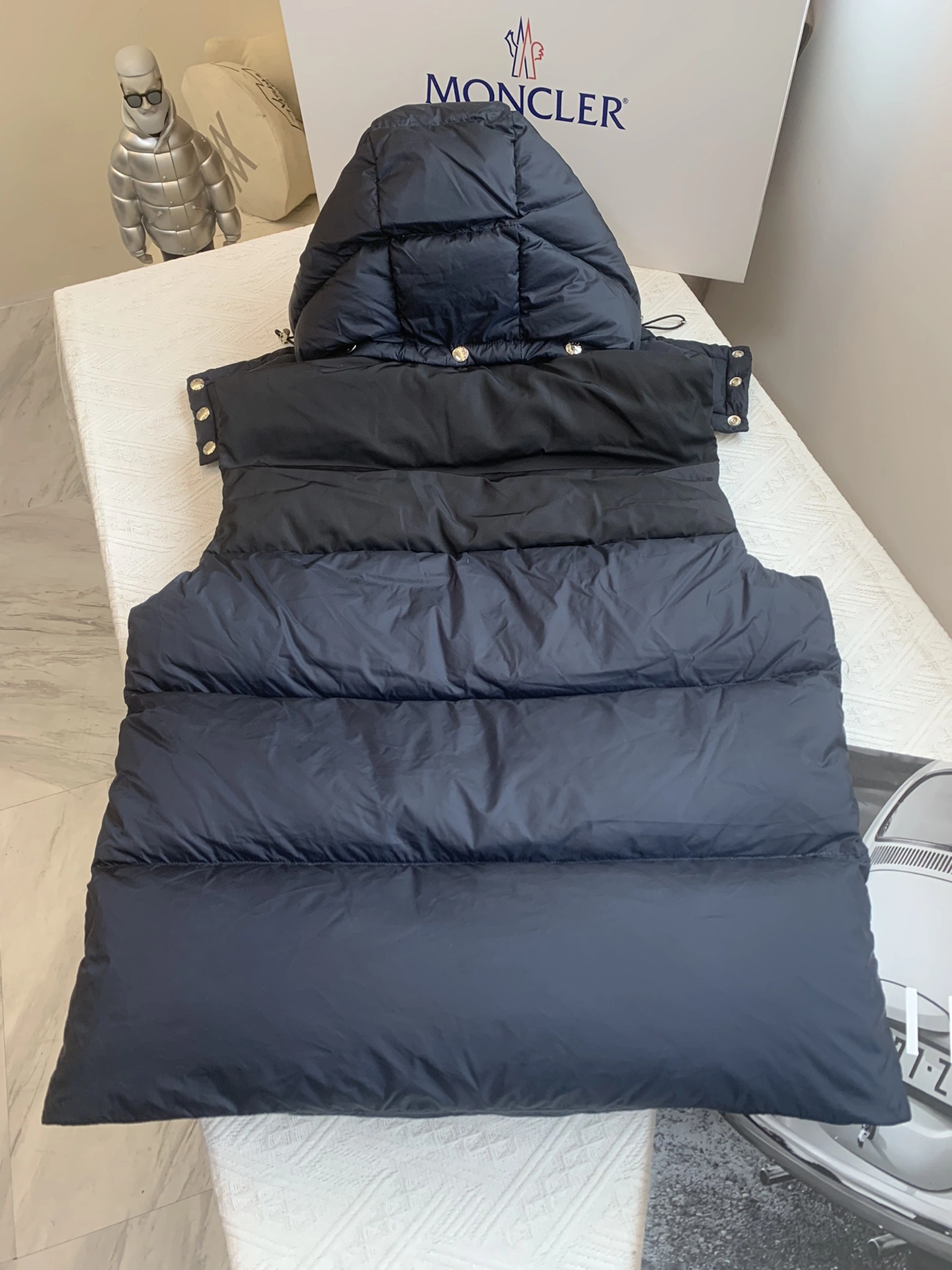 FlexibleFit Moncler Down Jackets 146349