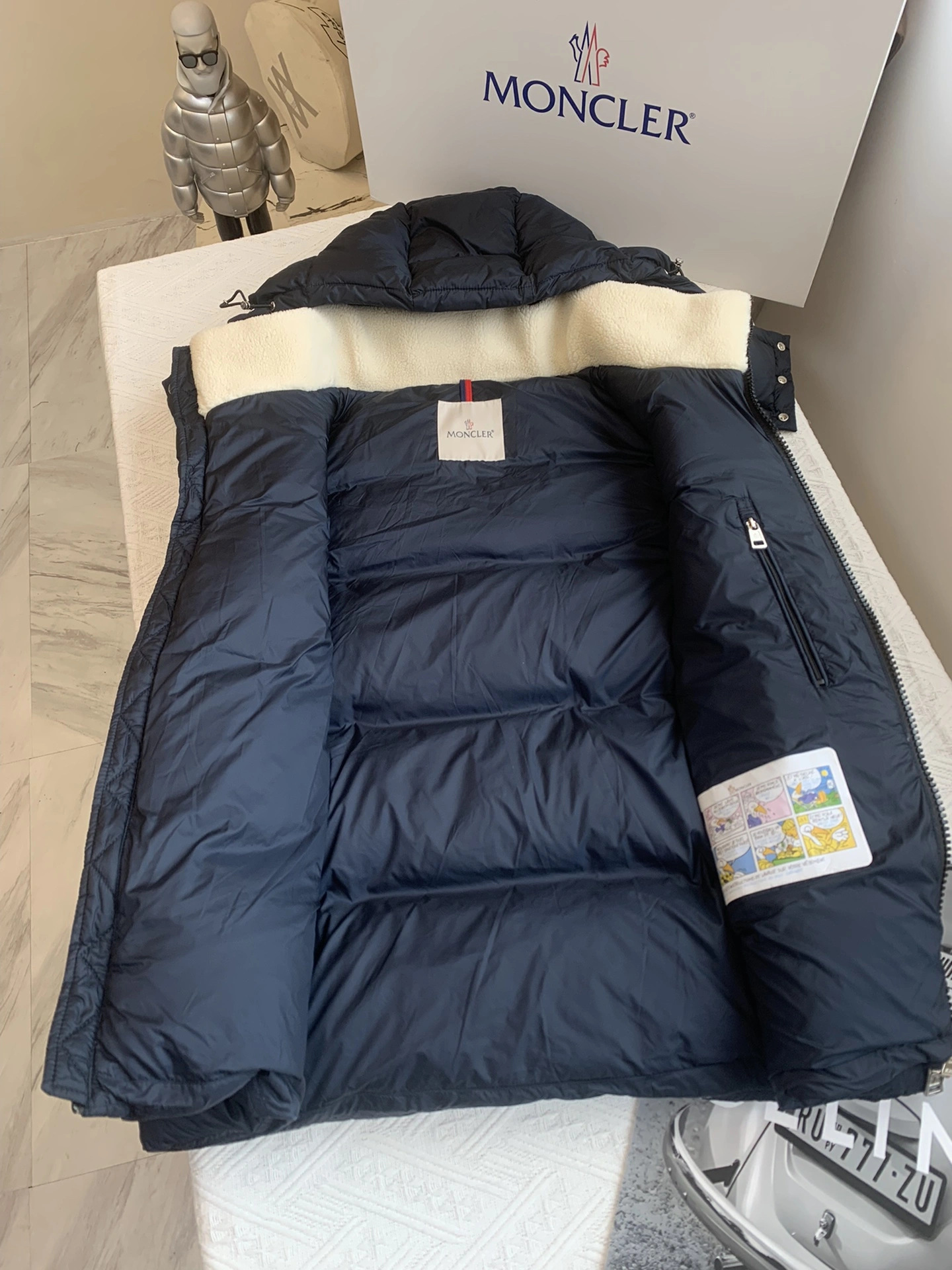 FlexibleFit Moncler Down Jackets 146349