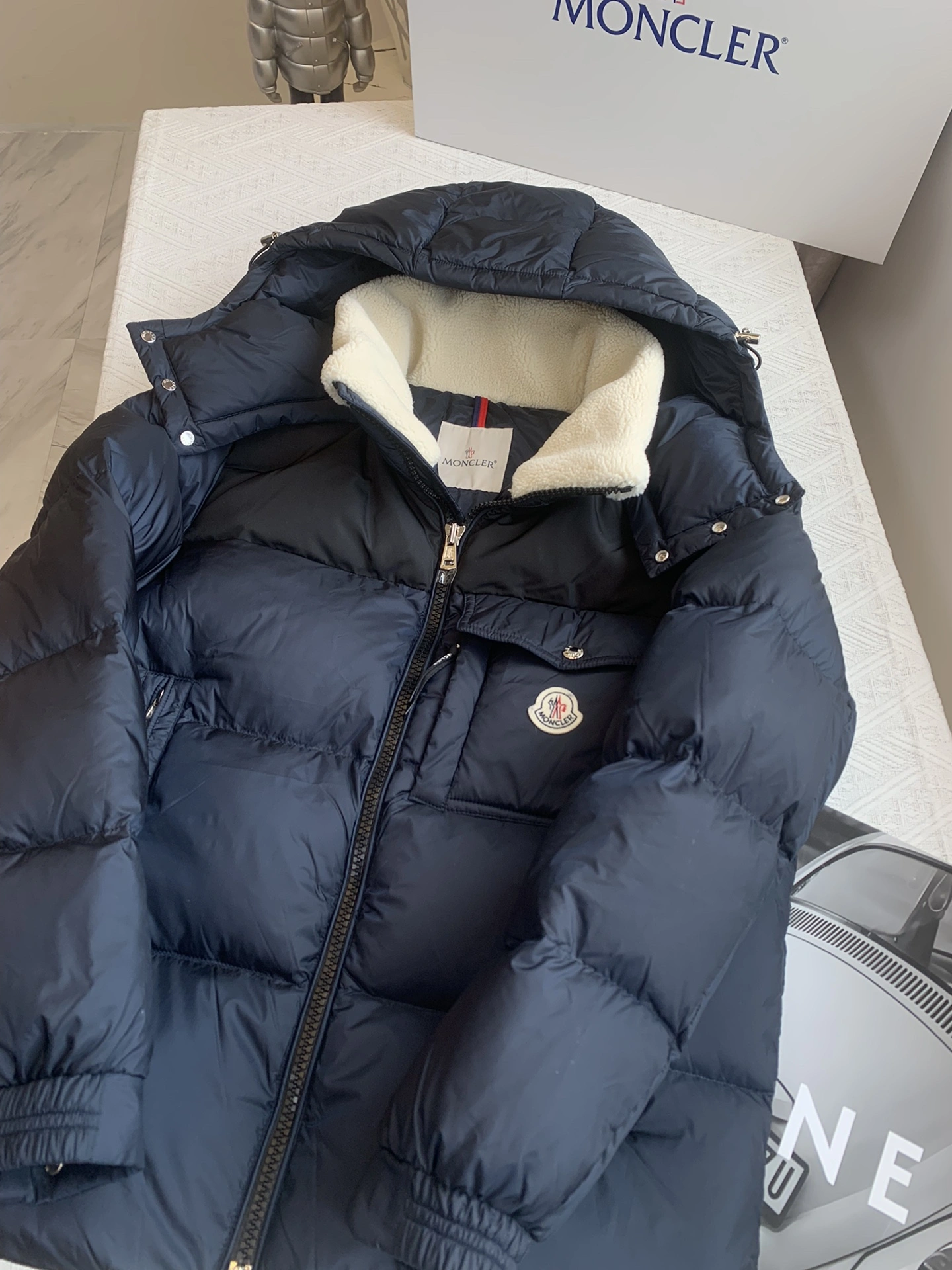 Bold Moncler Down Jackets 146350