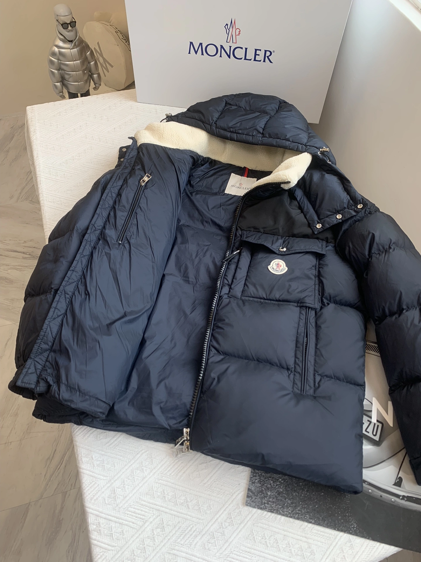 Bold Moncler Down Jackets 146350
