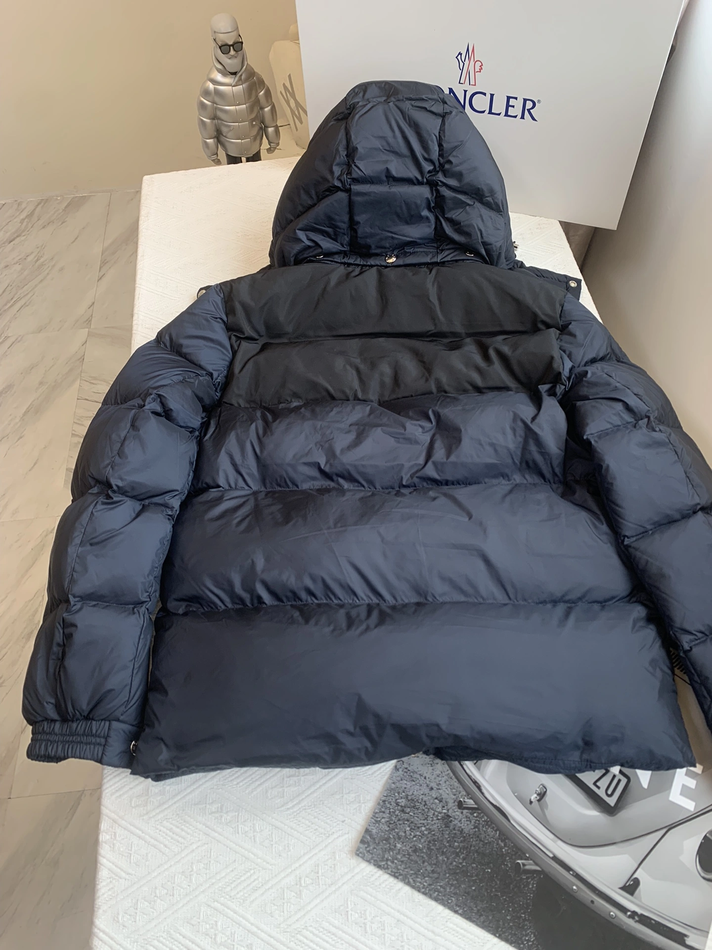 Bold Moncler Down Jackets 146350