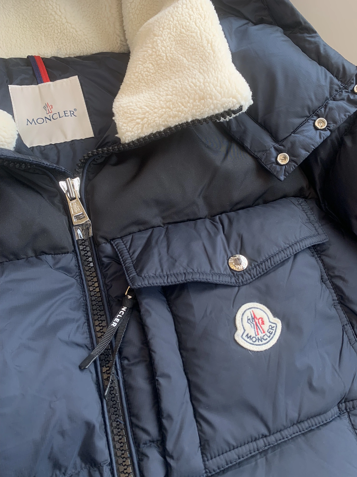 Bold Moncler Down Jackets 146350