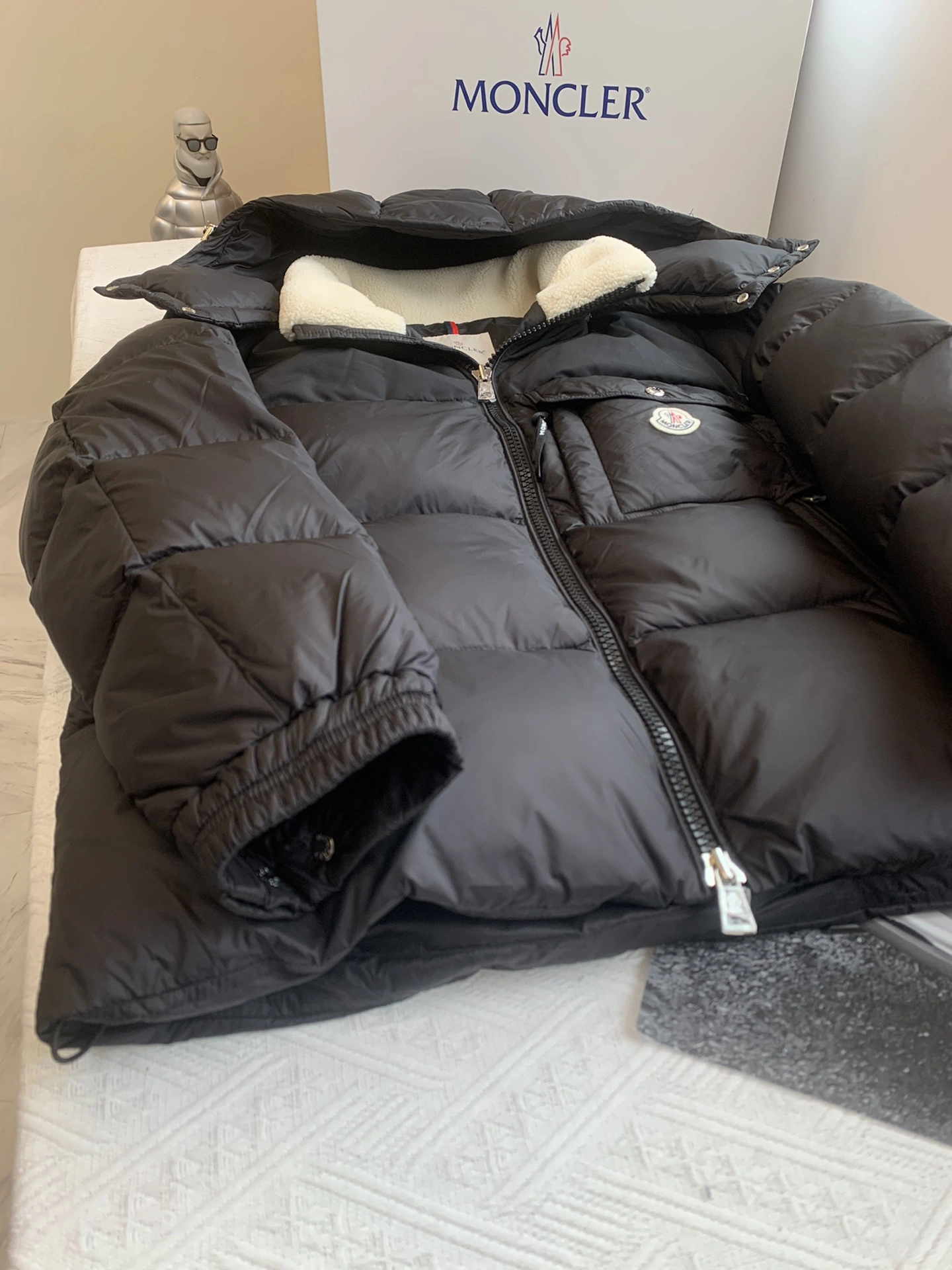 OnTrend Moncler Down Jackets 146342