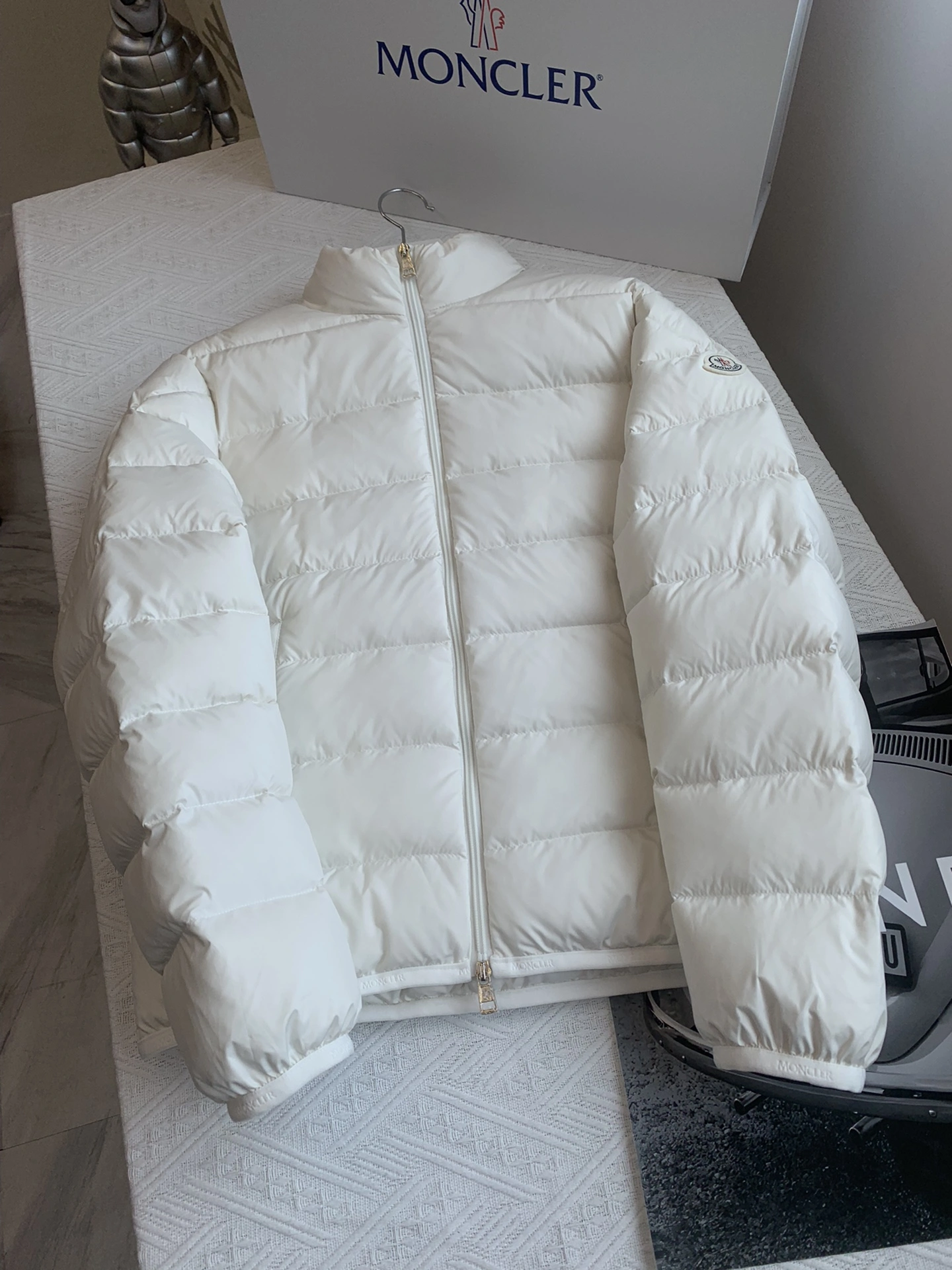 Moncler Down Jackets Fashionable 146340