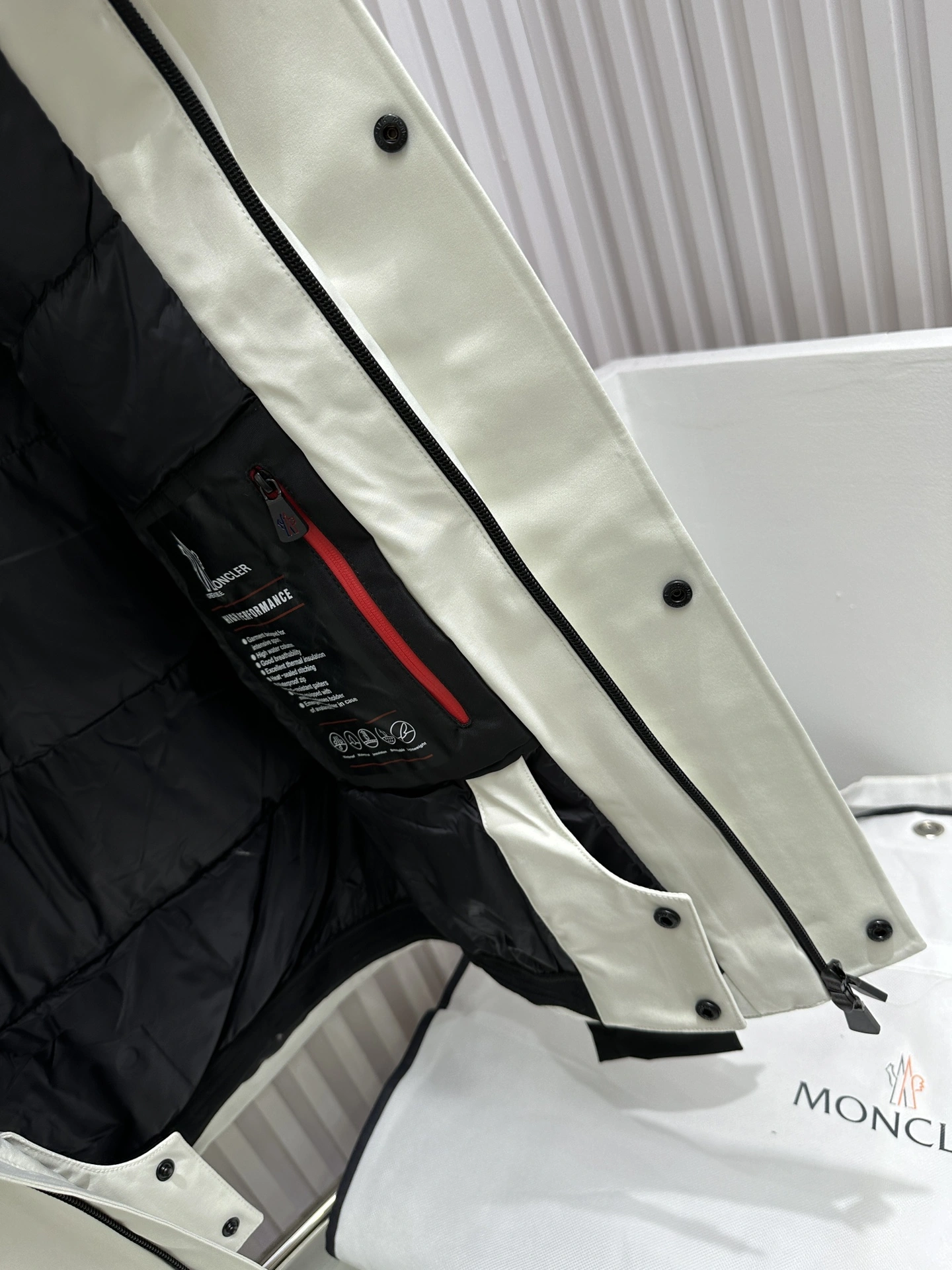 Cozy Moncler Down Jackets 146338