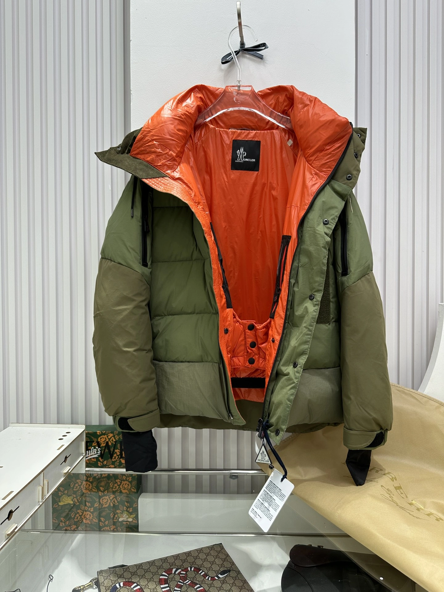 Classic Moncler Down Jackets 146334