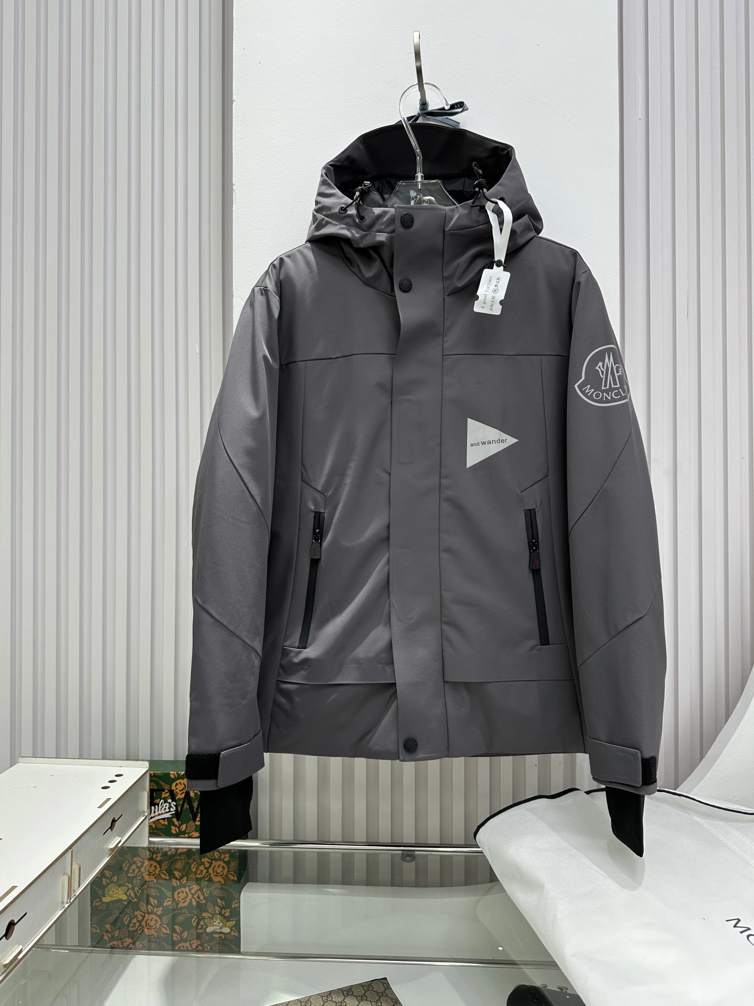 Flexible Moncler Down Jackets 146337