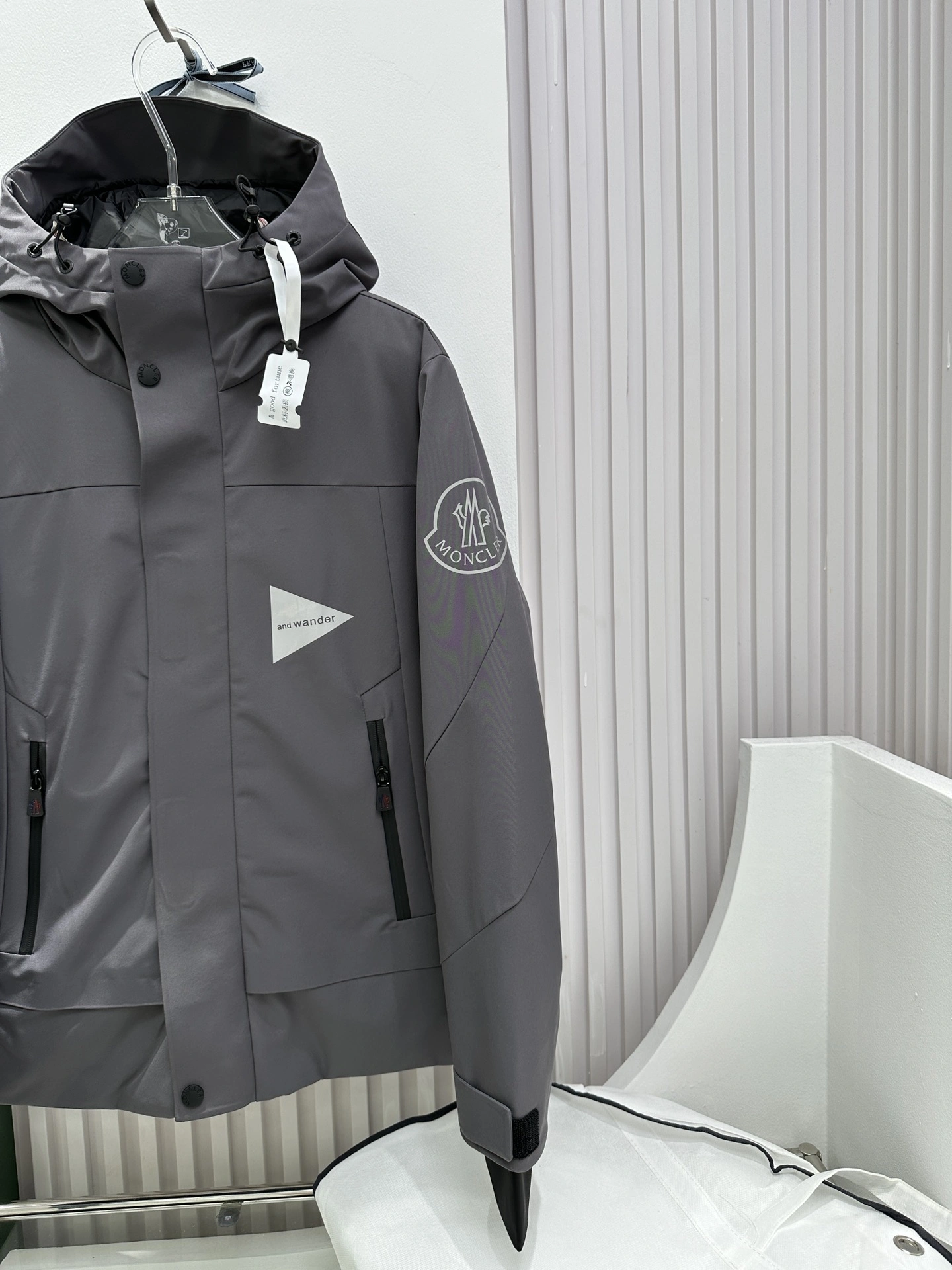 Flexible Moncler Down Jackets 146337