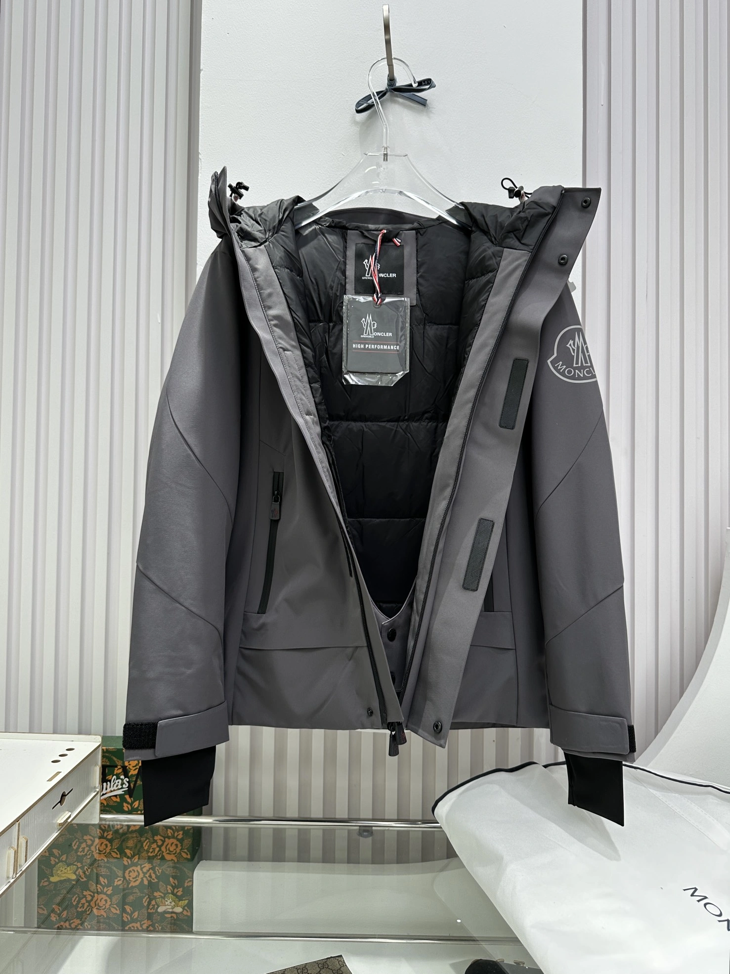 Flexible Moncler Down Jackets 146337
