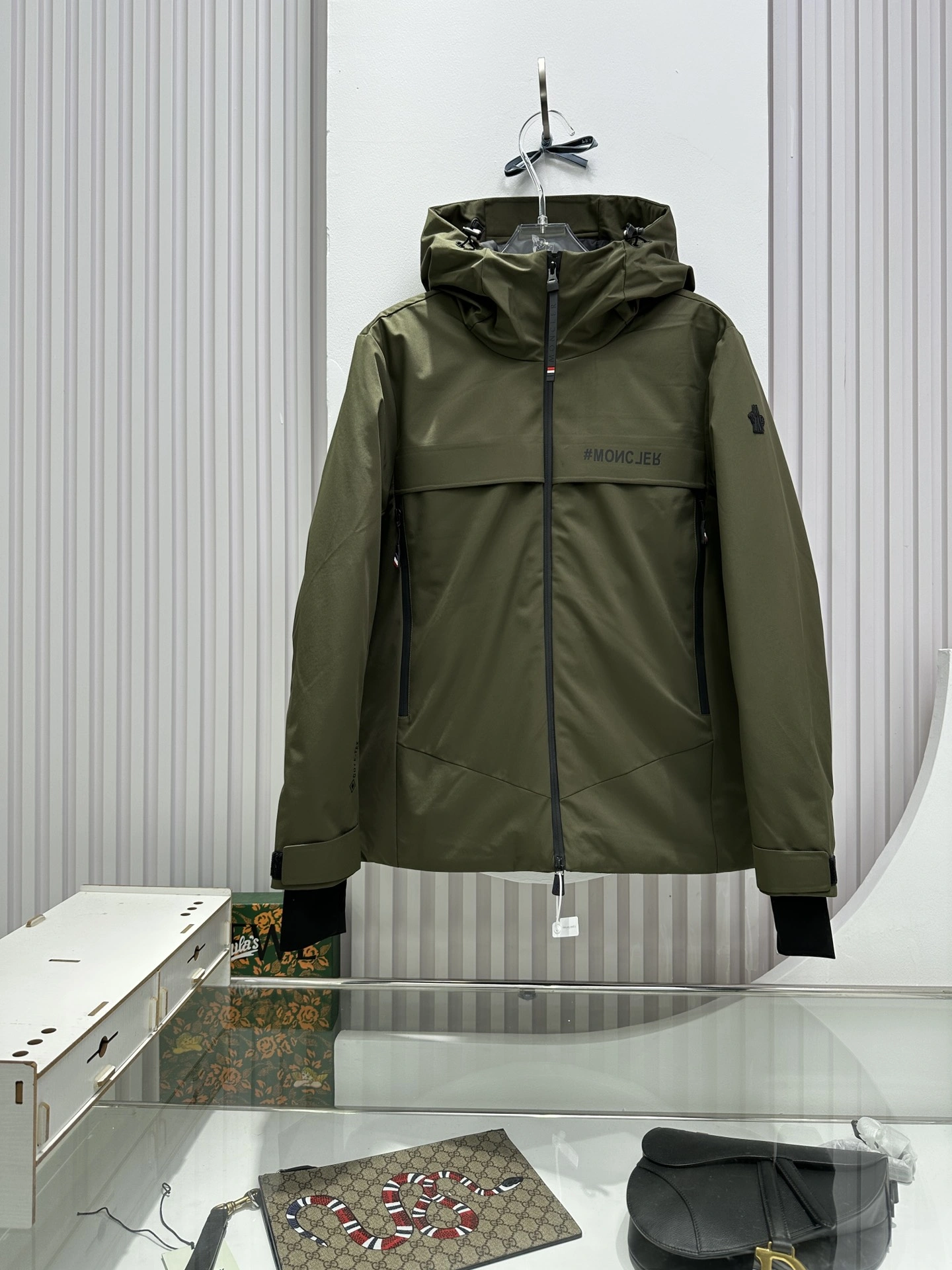 TechFriendly Moncler Down Jackets 146339