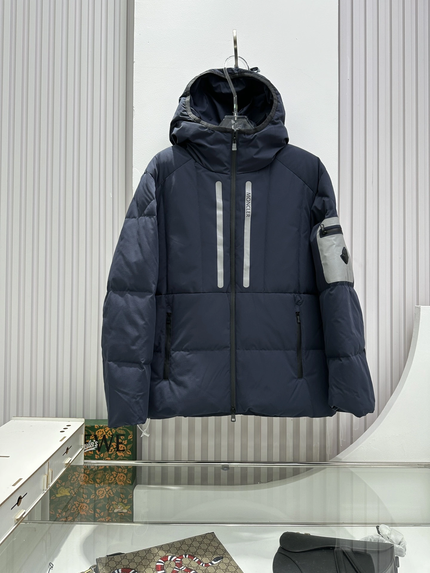 Moncler Down Jackets Sophisticated 146344
