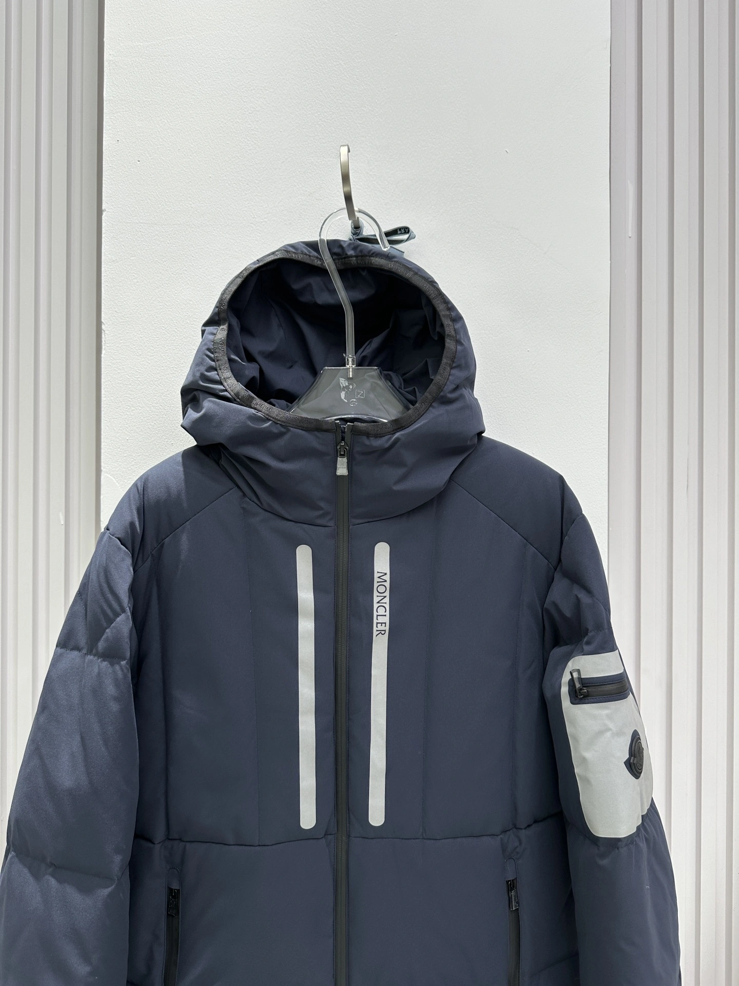Moncler Down Jackets Sophisticated 146344