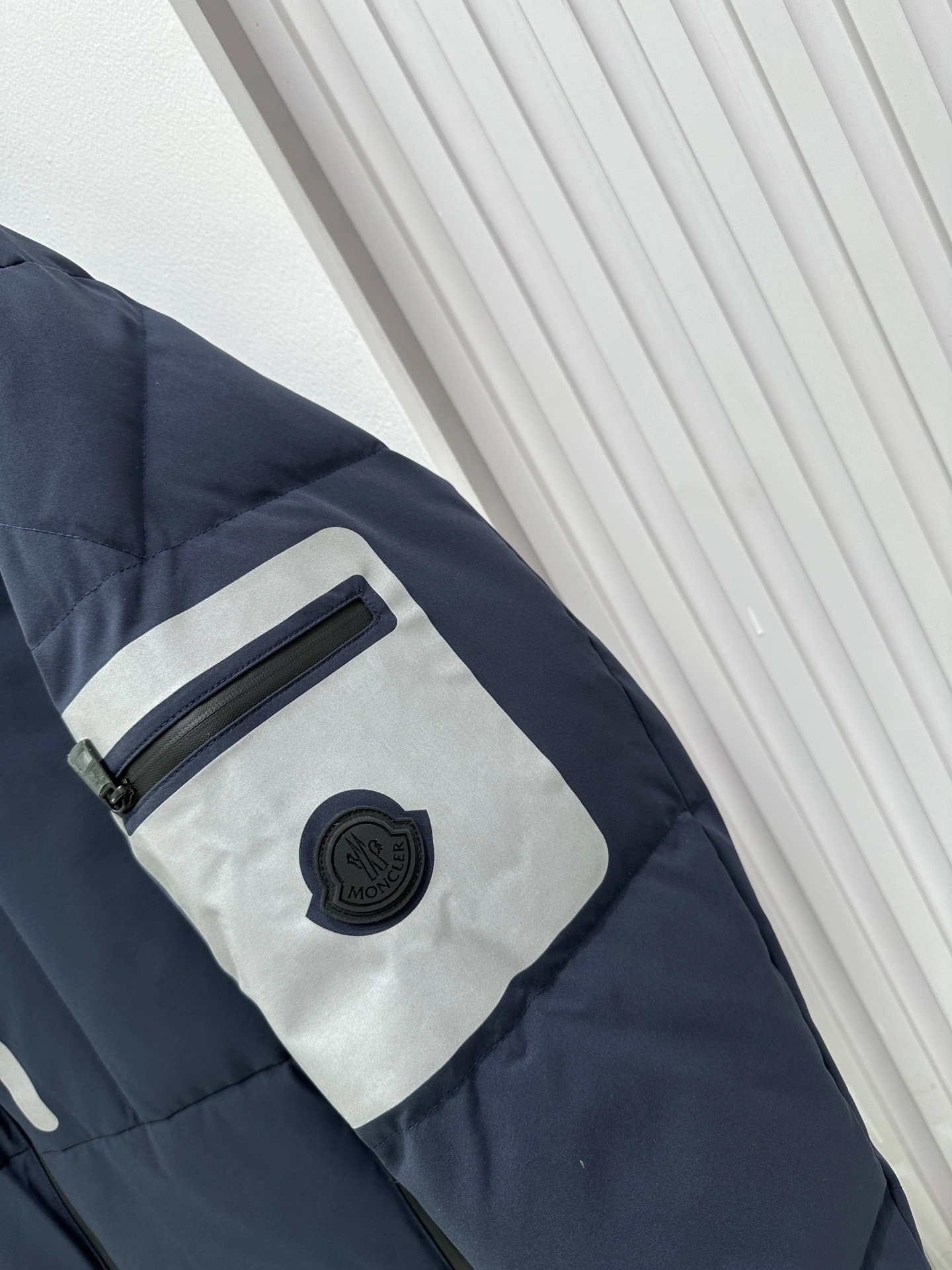 Moncler Down Jackets Sophisticated 146344