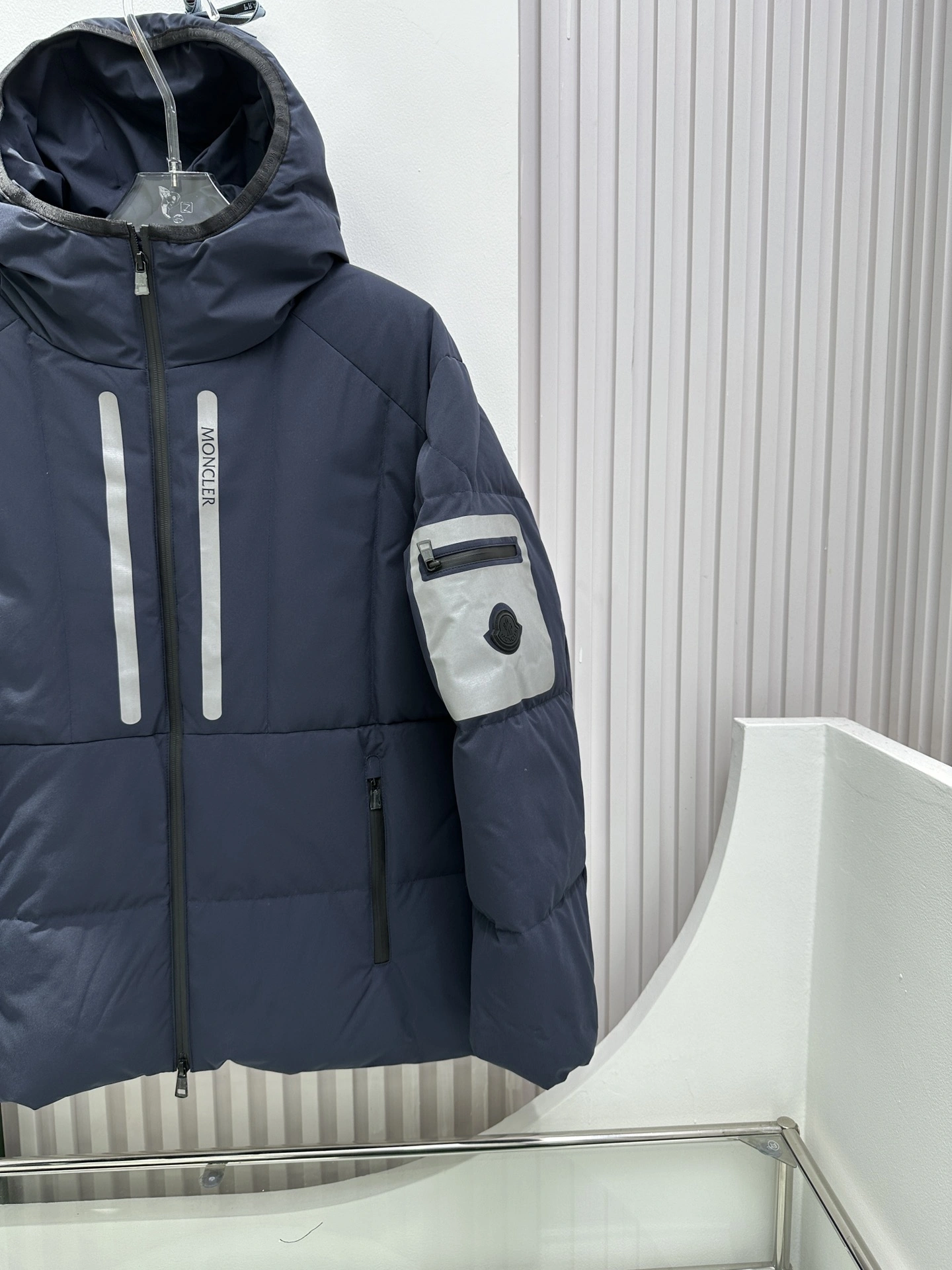 Moncler Down Jackets Sophisticated 146344