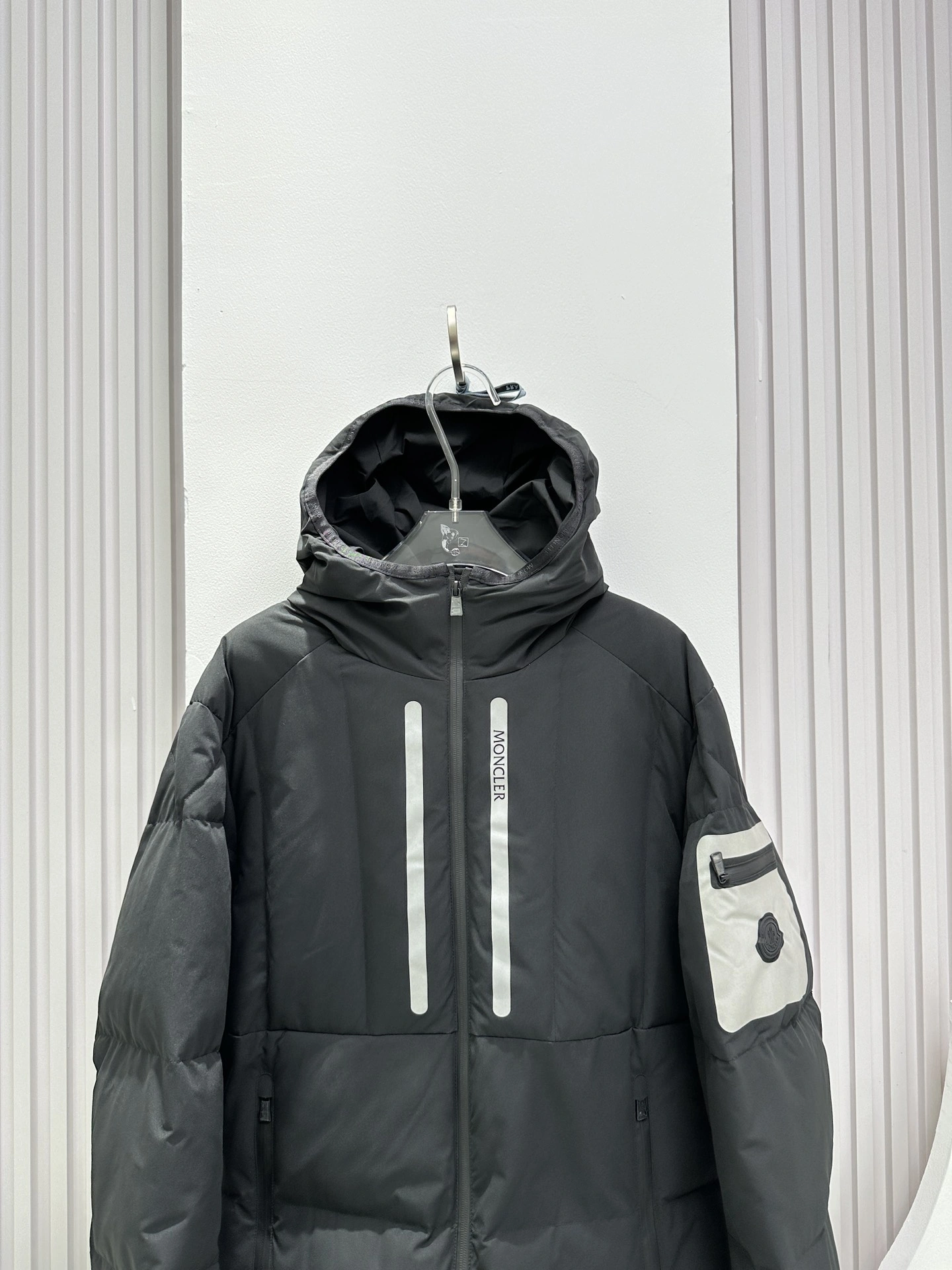 Premium Moncler Down Jackets 146326