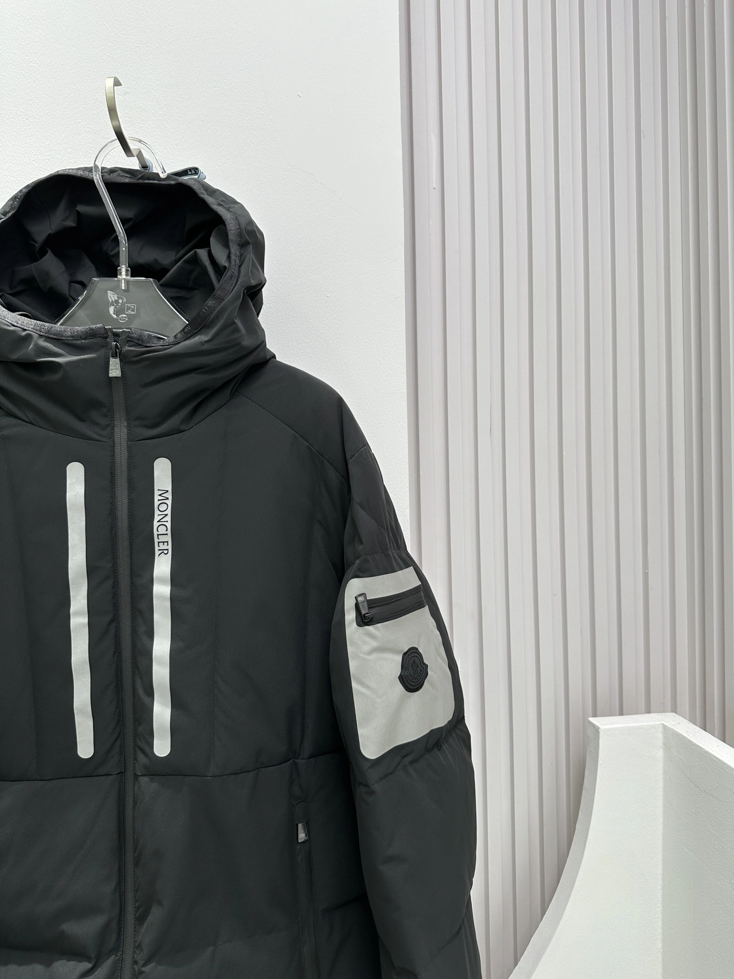 Premium Moncler Down Jackets 146326