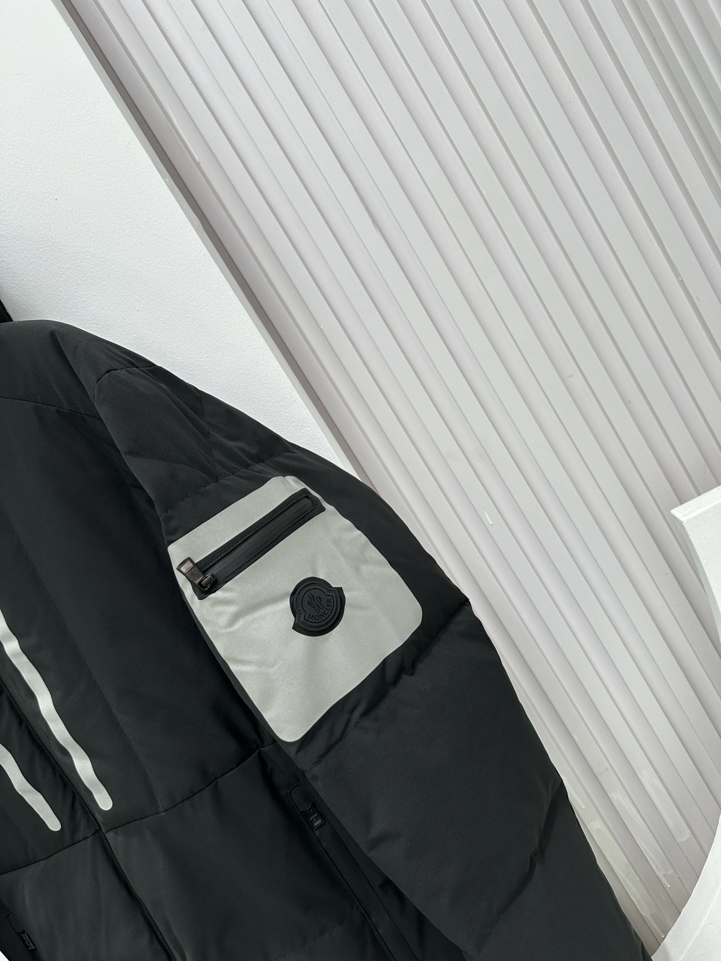 Premium Moncler Down Jackets 146326