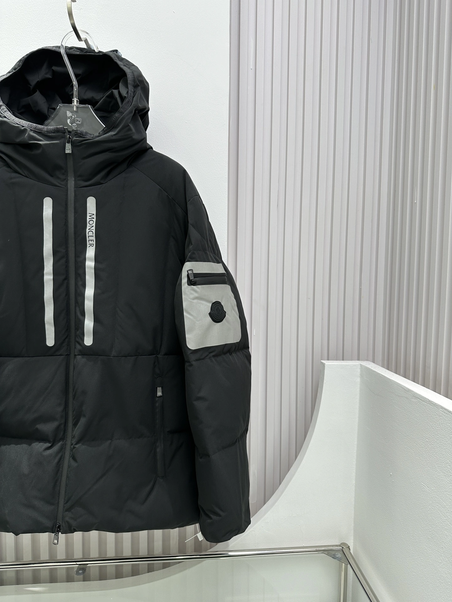 Premium Moncler Down Jackets 146326