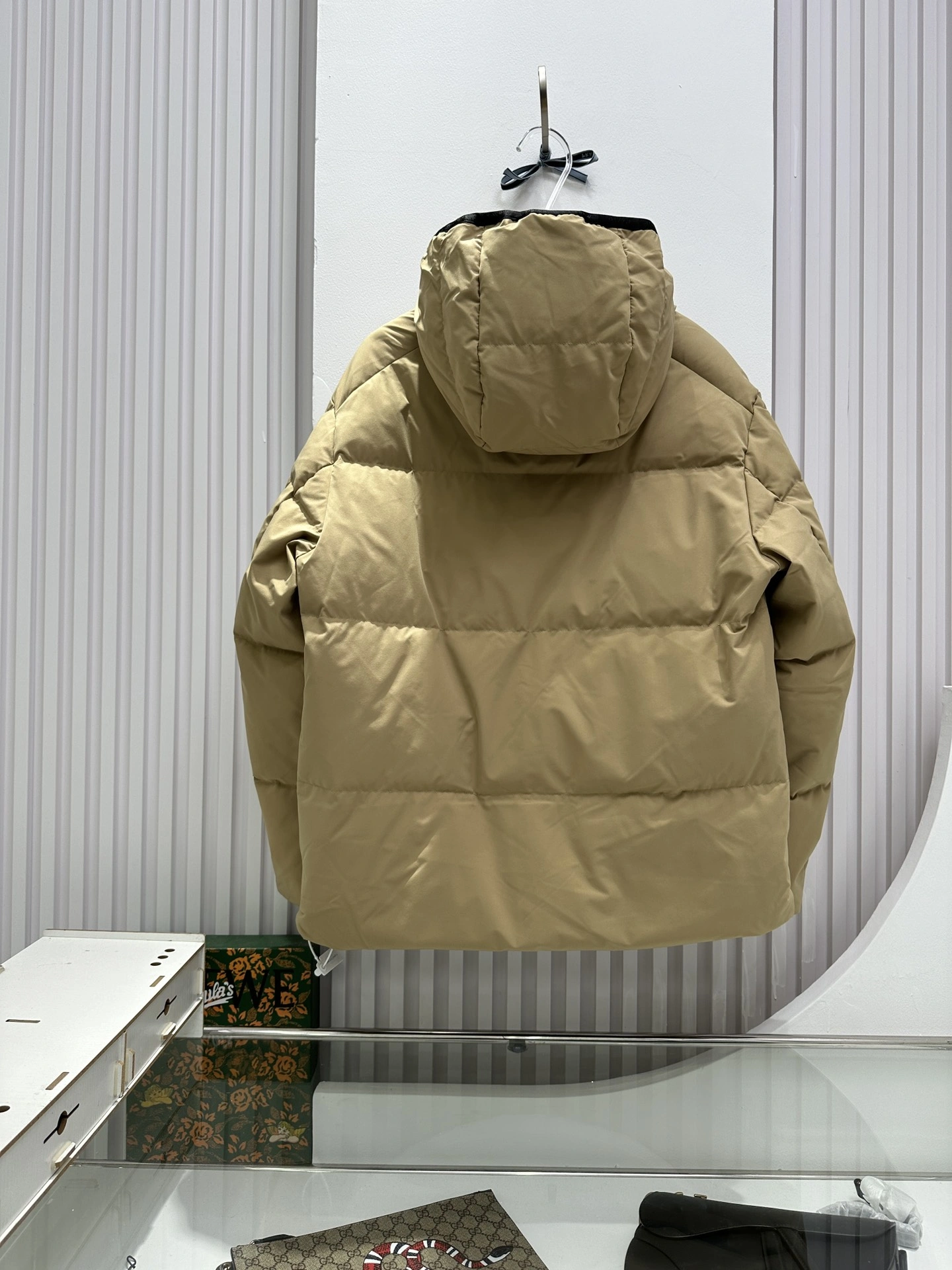Resilient Moncler Down Jackets 146320