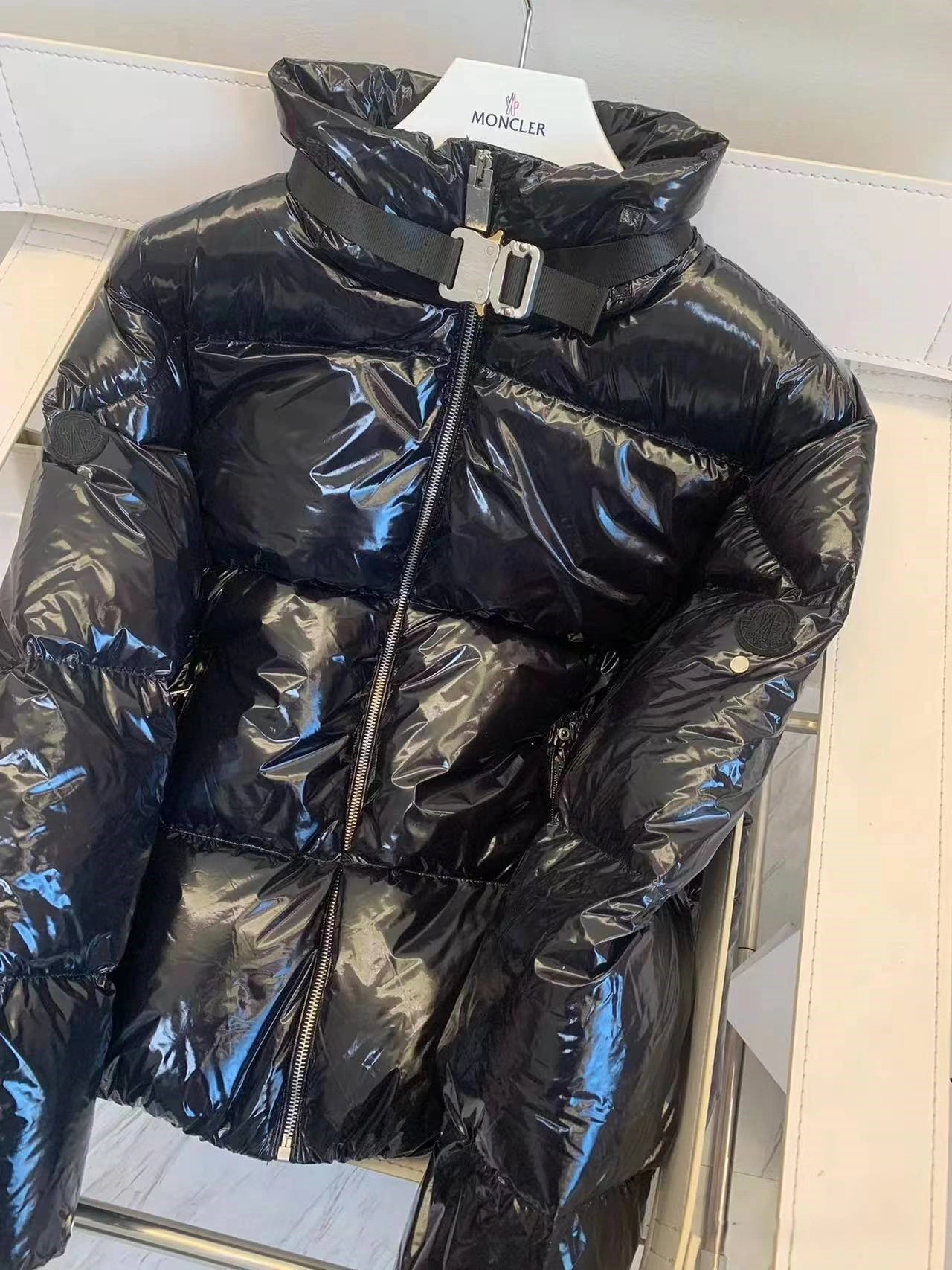 Moncler Down Jackets Flexible 146327