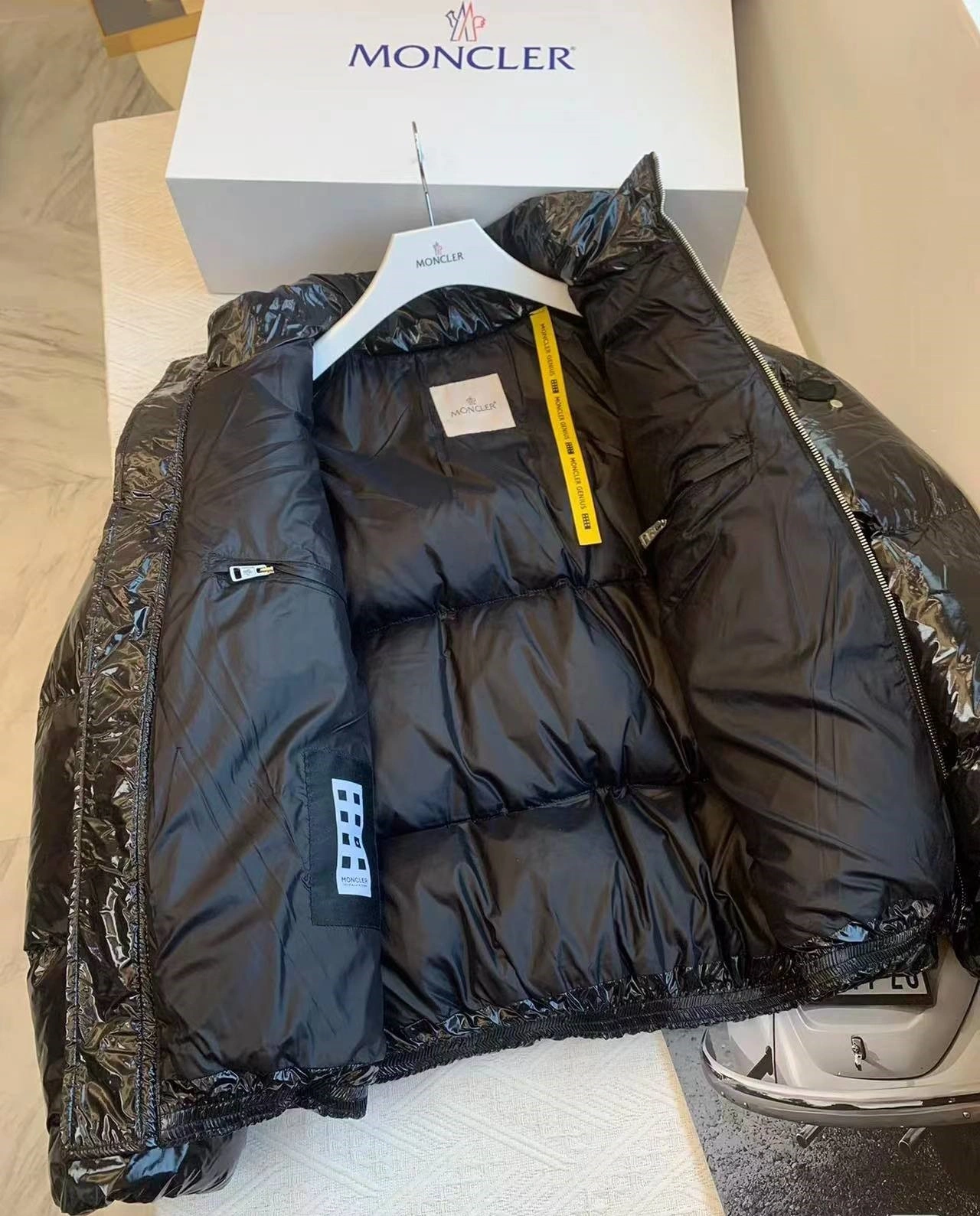 Moncler Down Jackets Flexible 146327