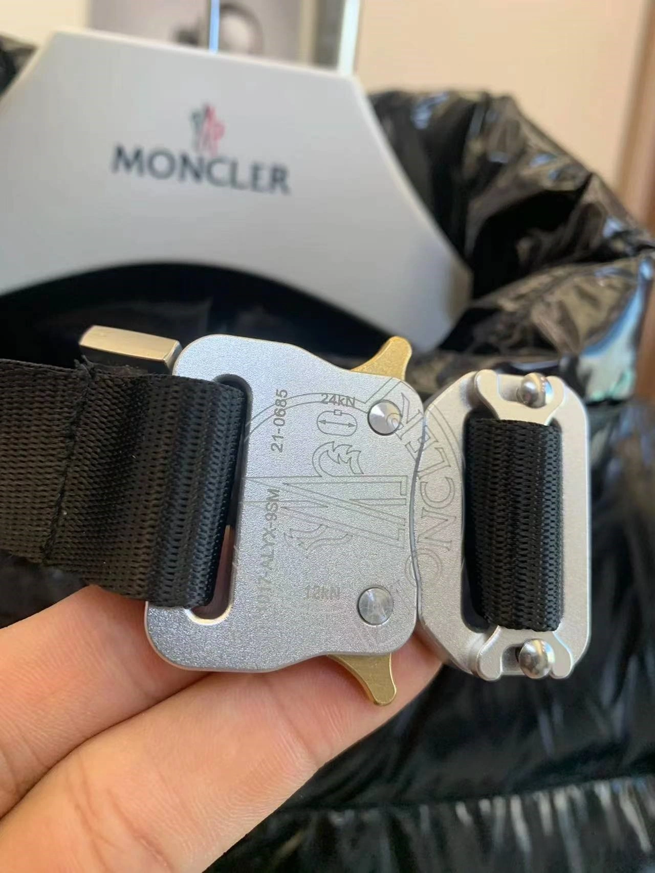 Moncler Down Jackets Flexible 146327