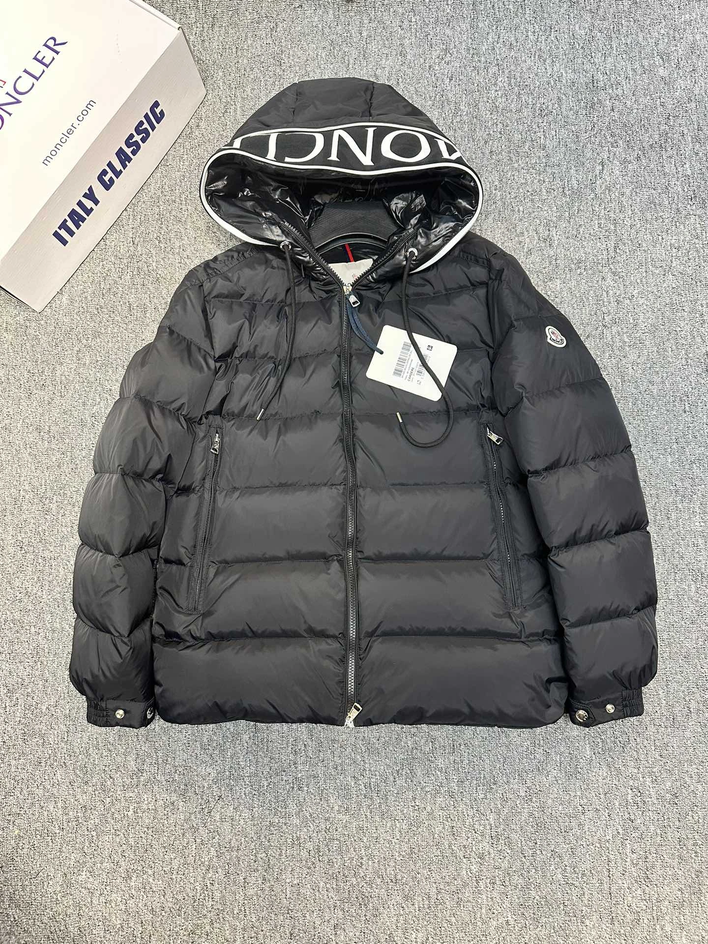 Moncler Down Jackets FreshLook 146323