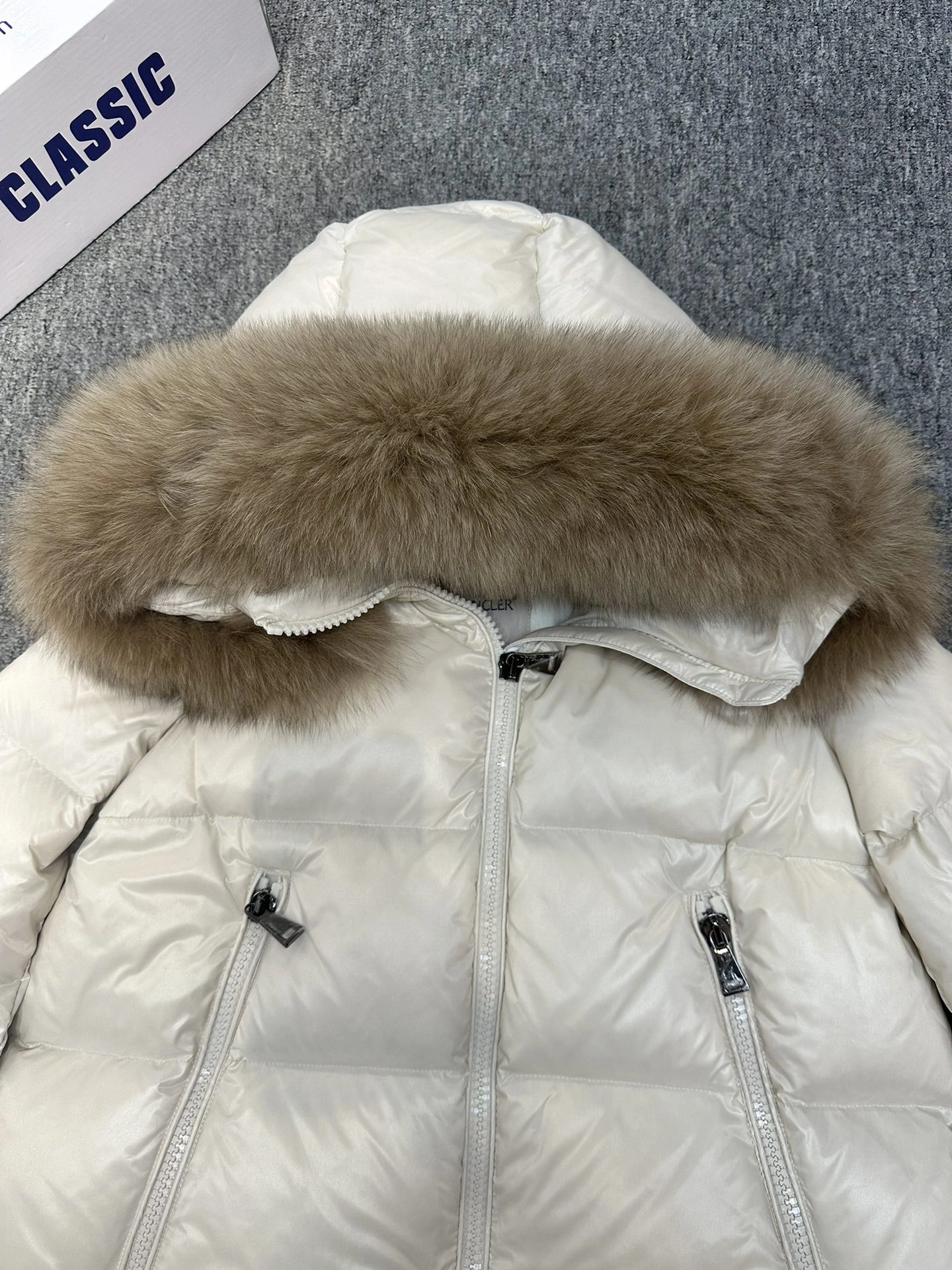 Moncler Down Jackets OnTrend 146319