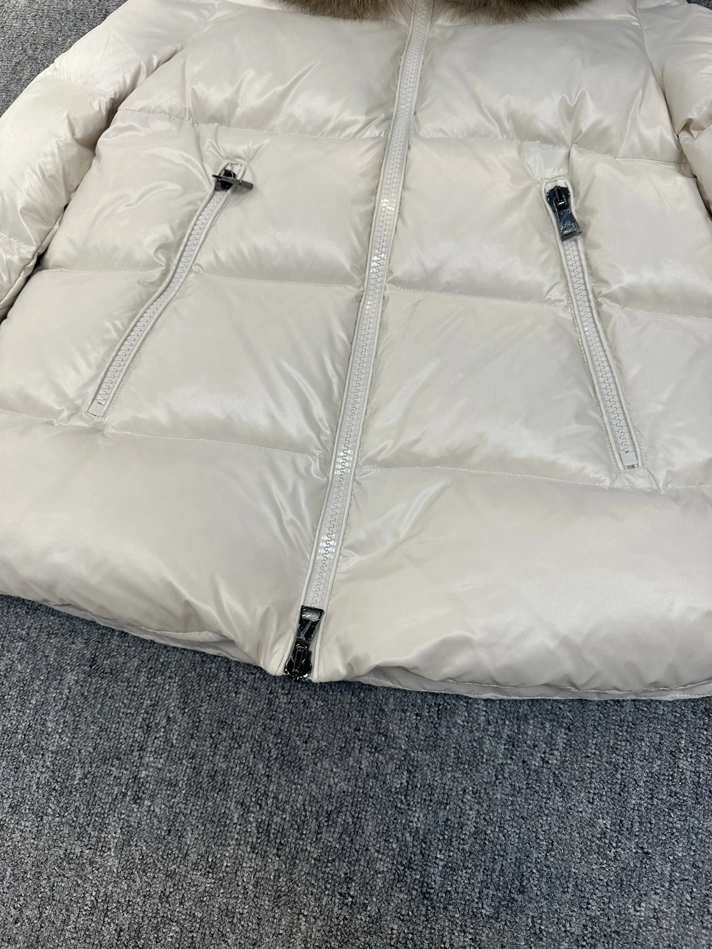 Moncler Down Jackets OnTrend 146319
