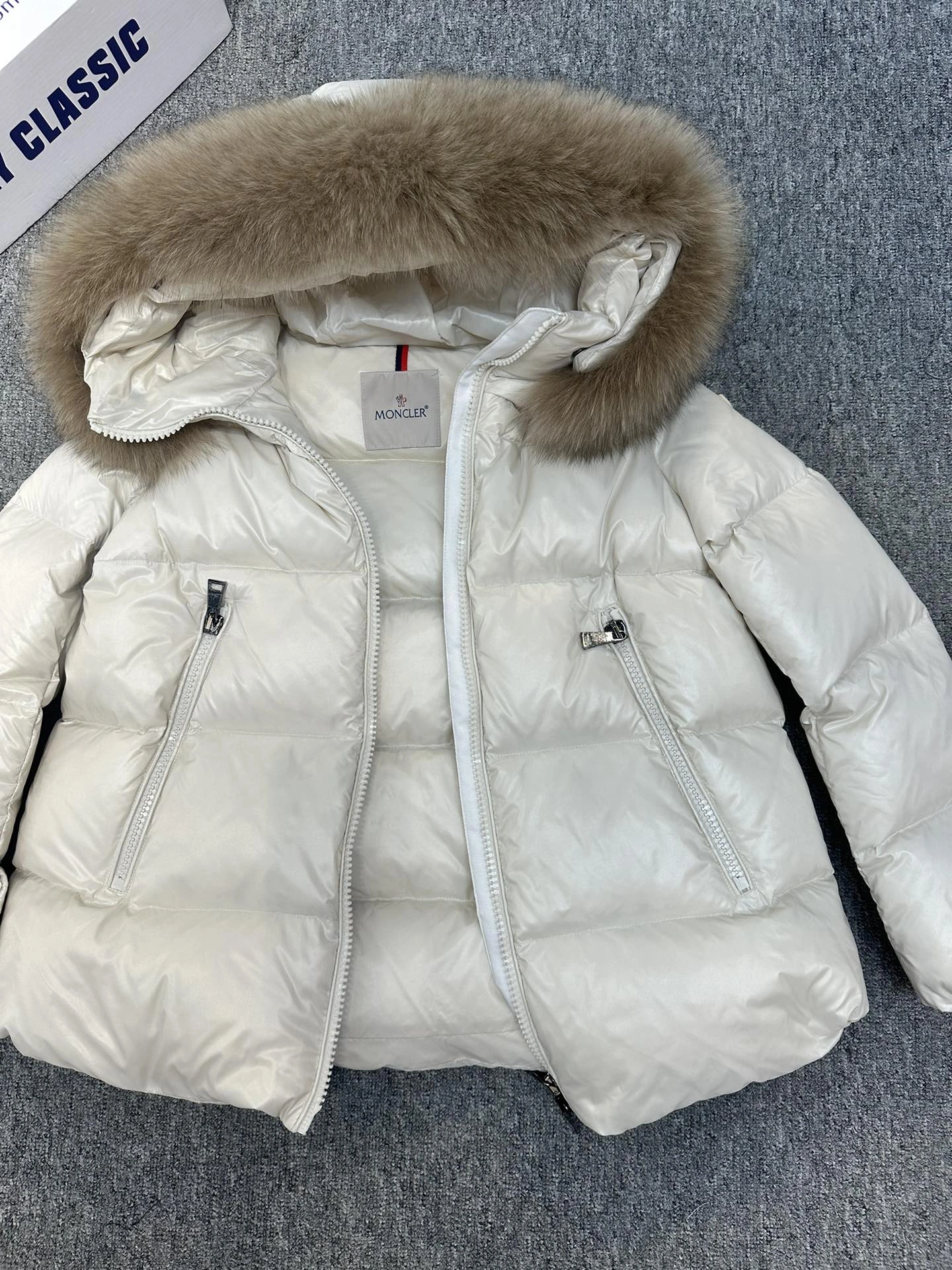 Moncler Down Jackets OnTrend 146319