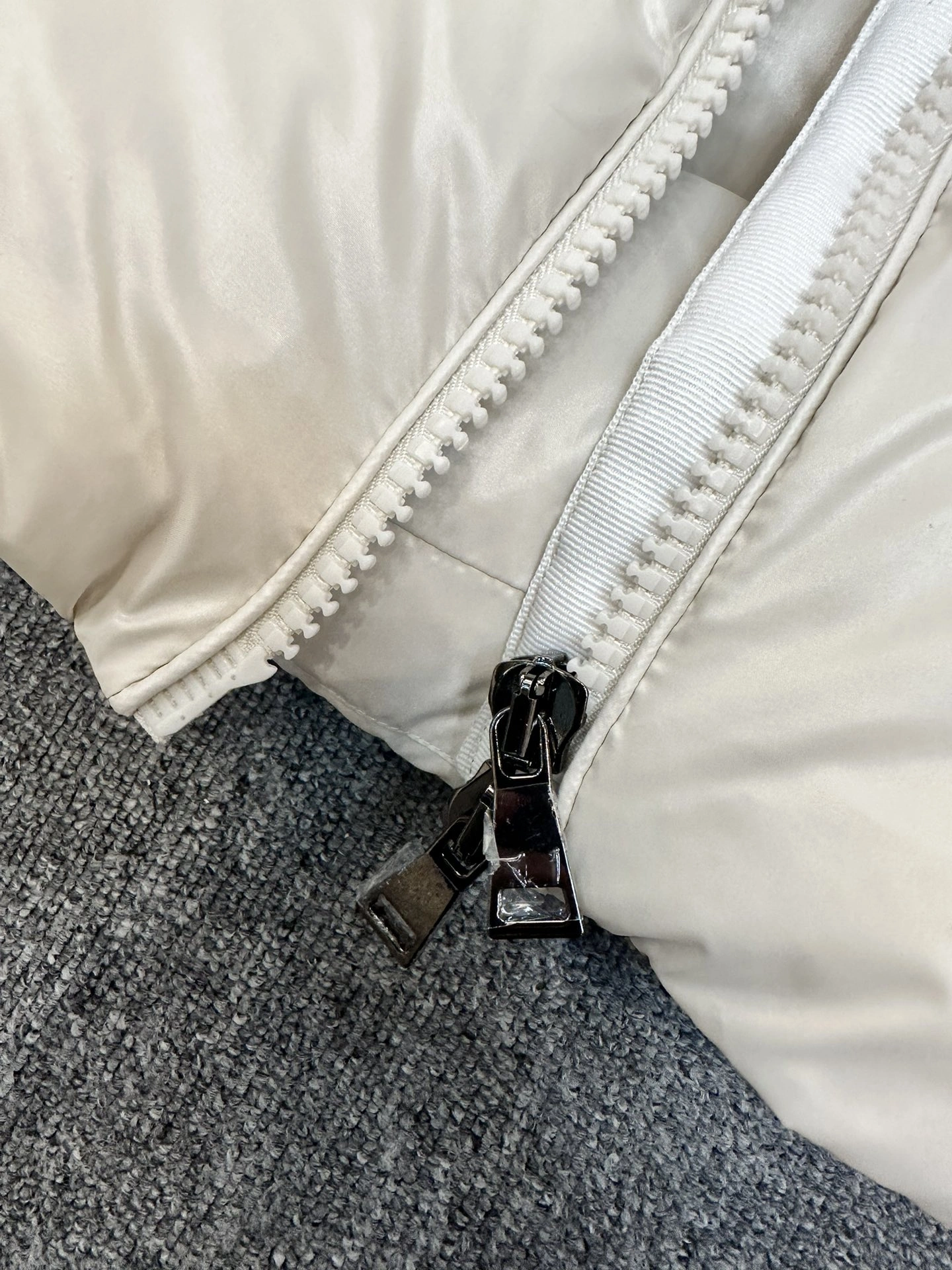 Moncler Down Jackets OnTrend 146319