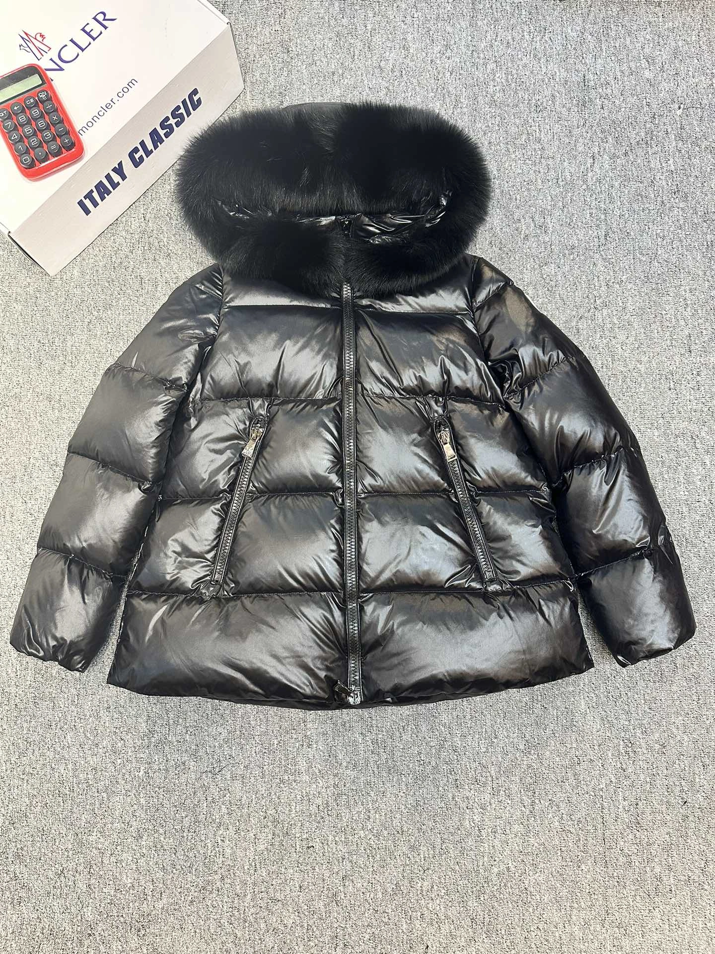 Classic Moncler Down Jackets 146317