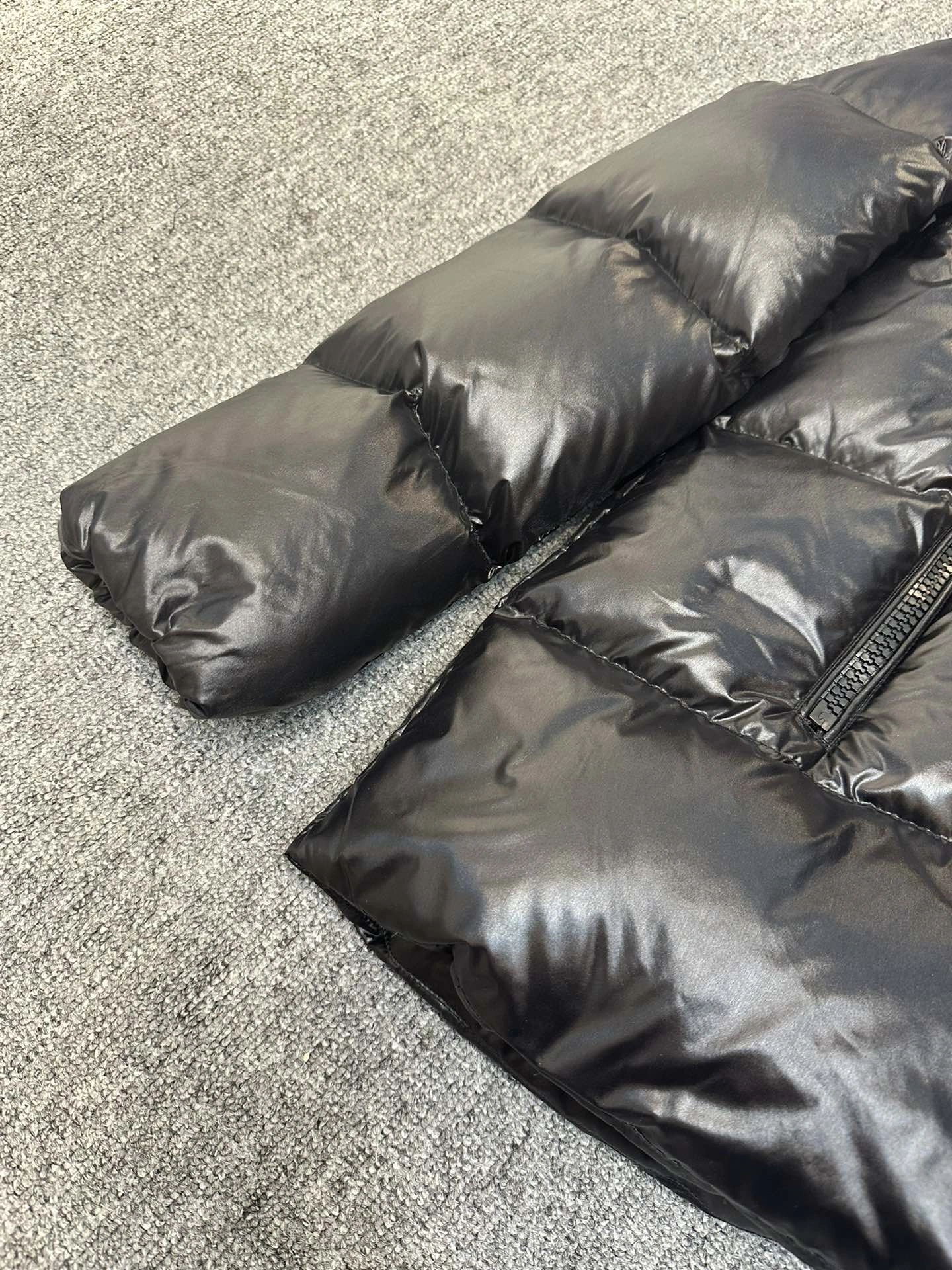 Classic Moncler Down Jackets 146317