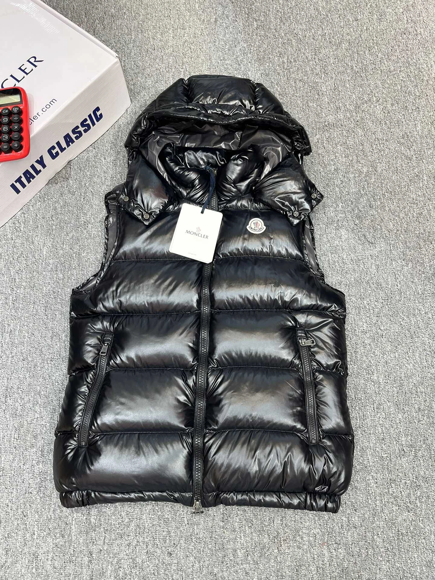 Moncler Down Jackets FastDry 146318