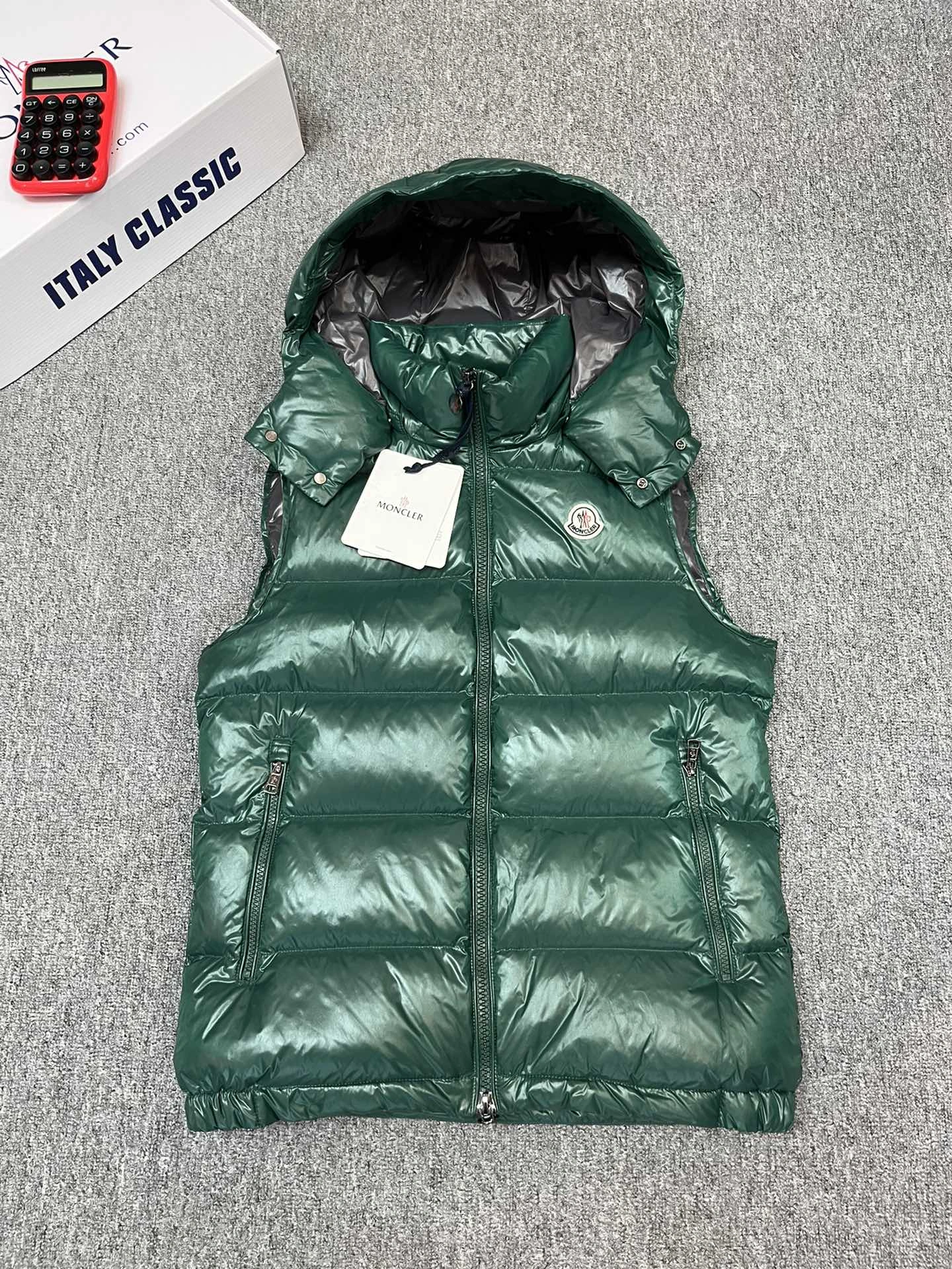 Moncler Down Jackets FastDry 146318