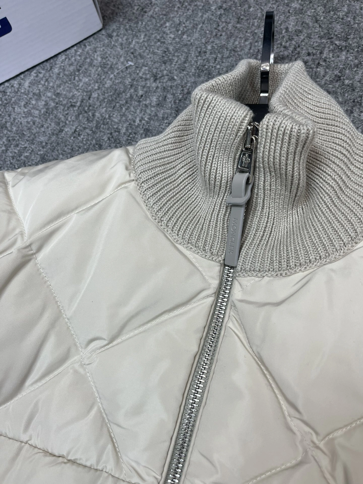 Moncler Down Jackets RelaxedFit 146314
