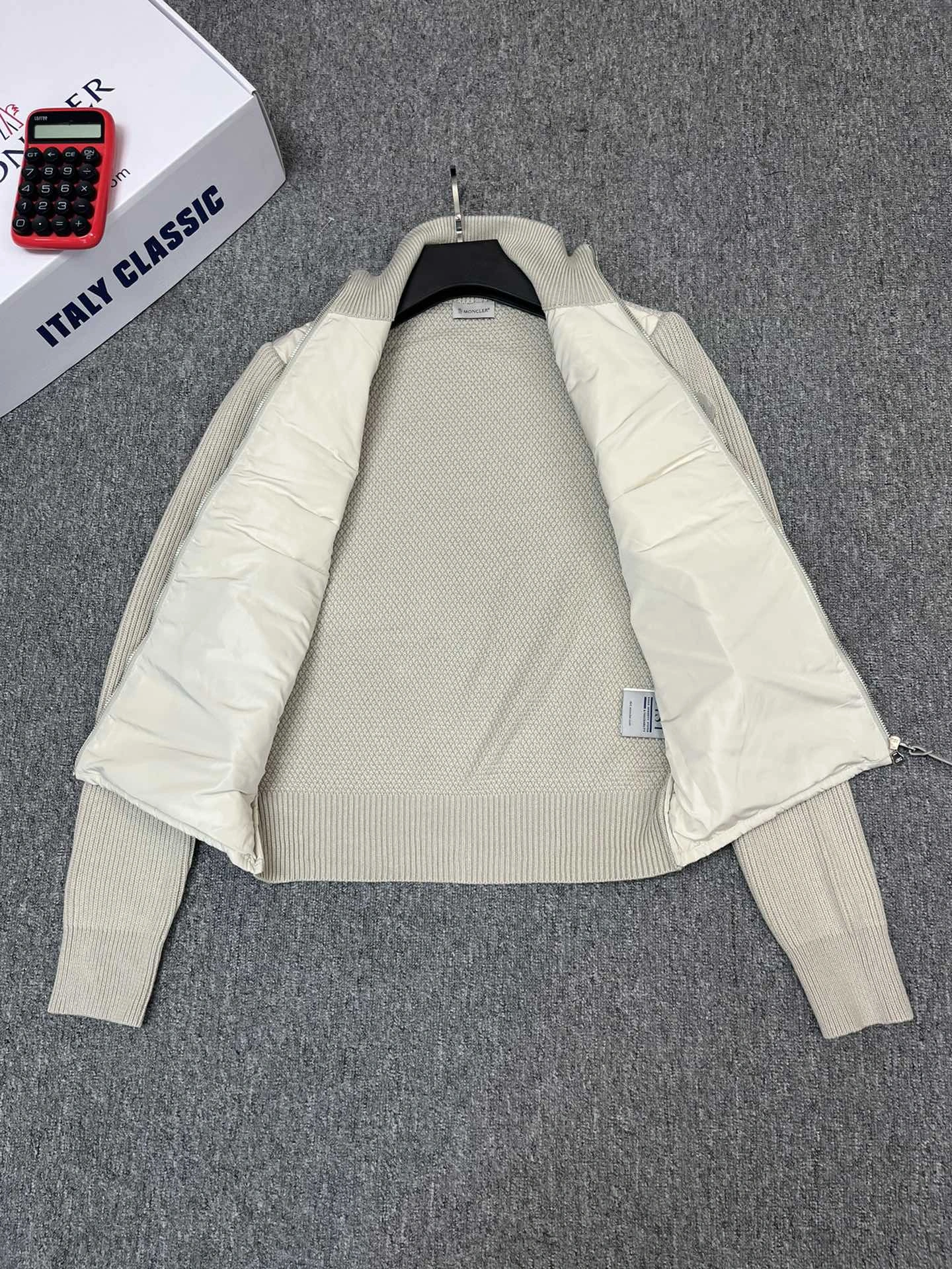 Moncler Down Jackets RelaxedFit 146314