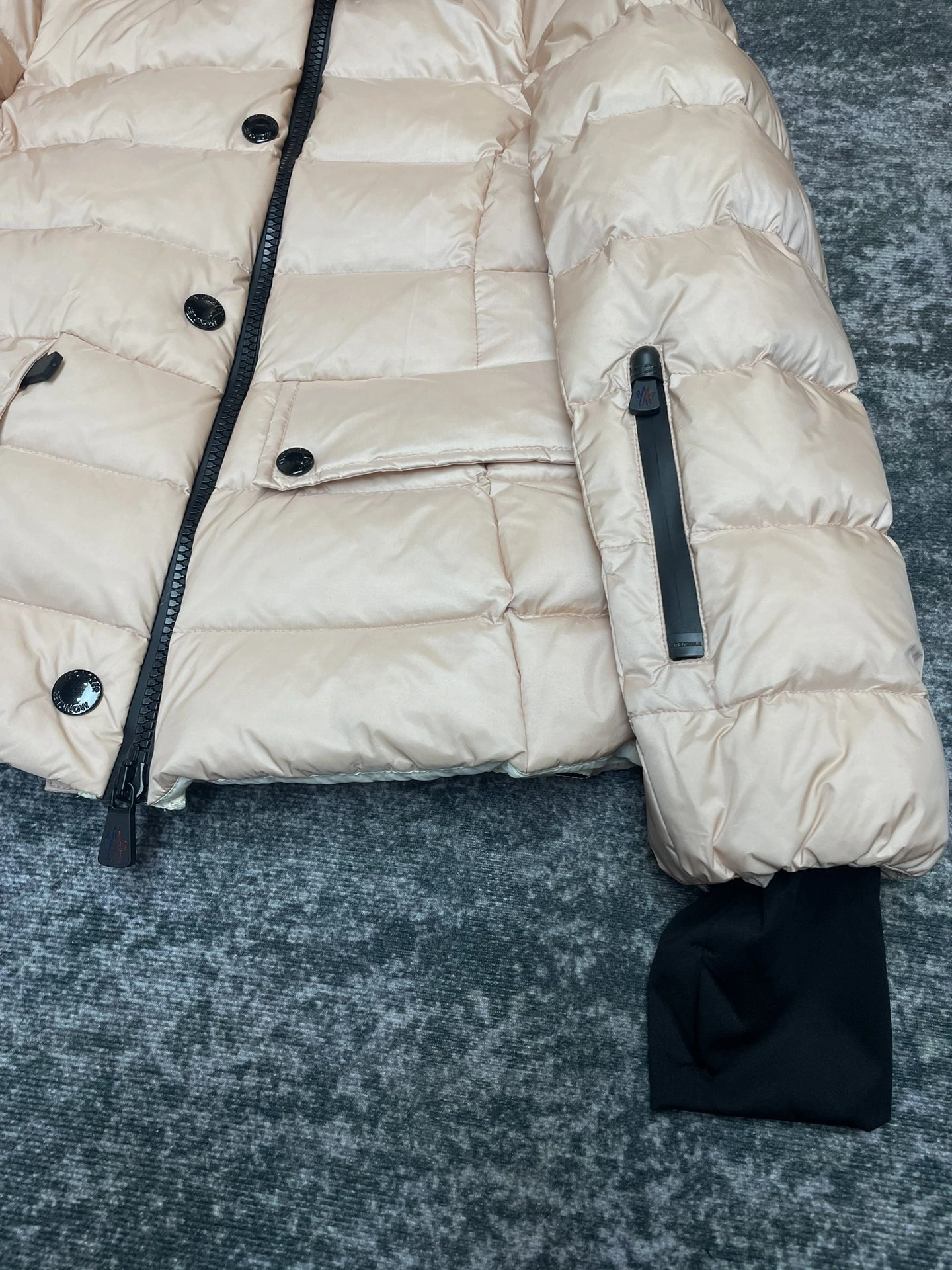ComfortFit Moncler Down Jackets 146310