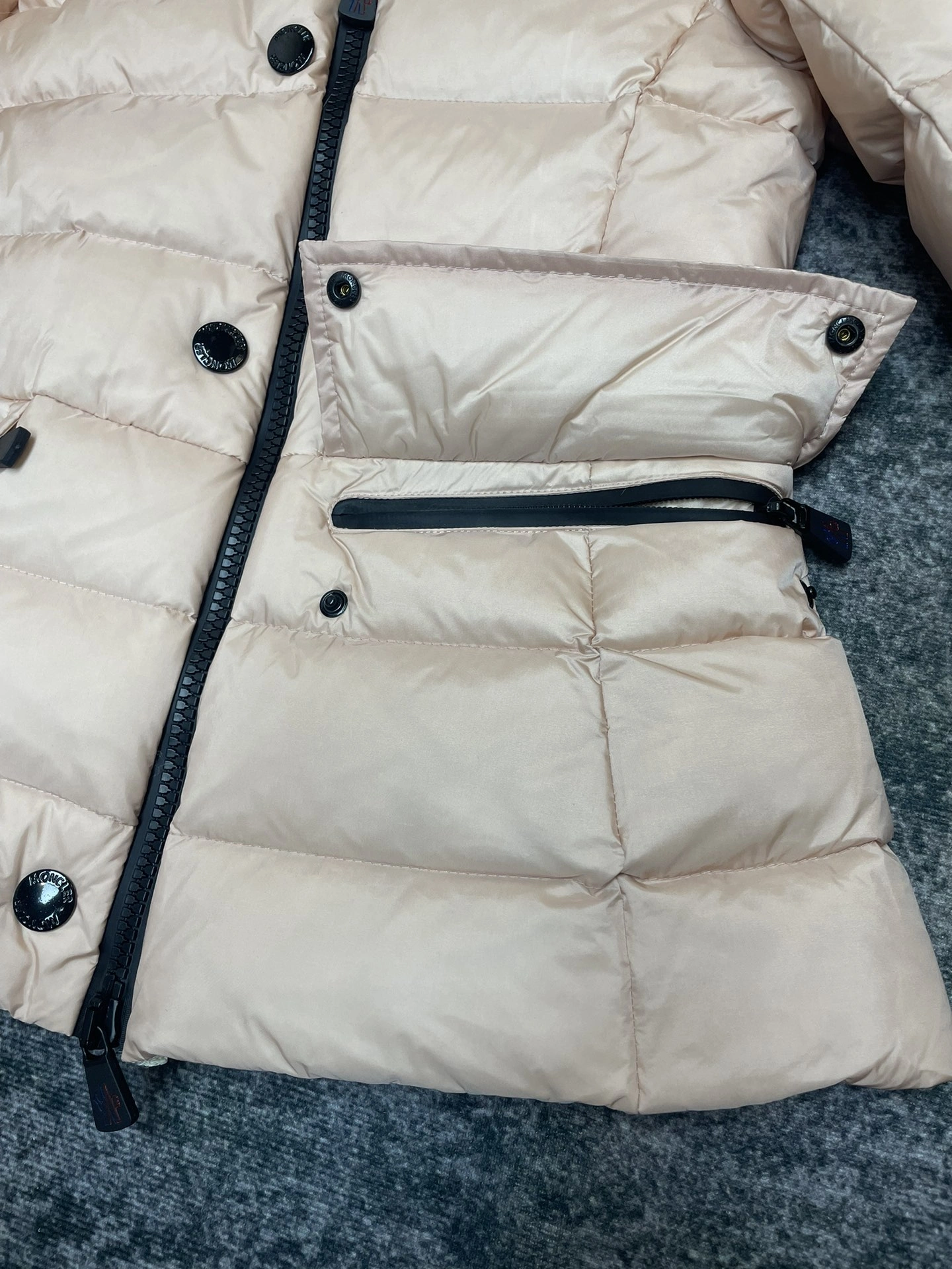 ComfortFit Moncler Down Jackets 146310