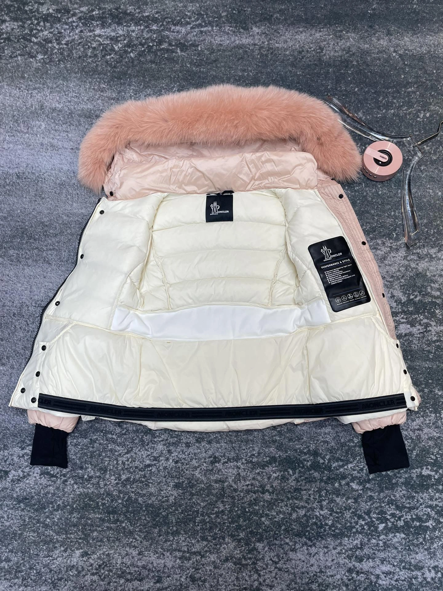 ComfortFit Moncler Down Jackets 146310