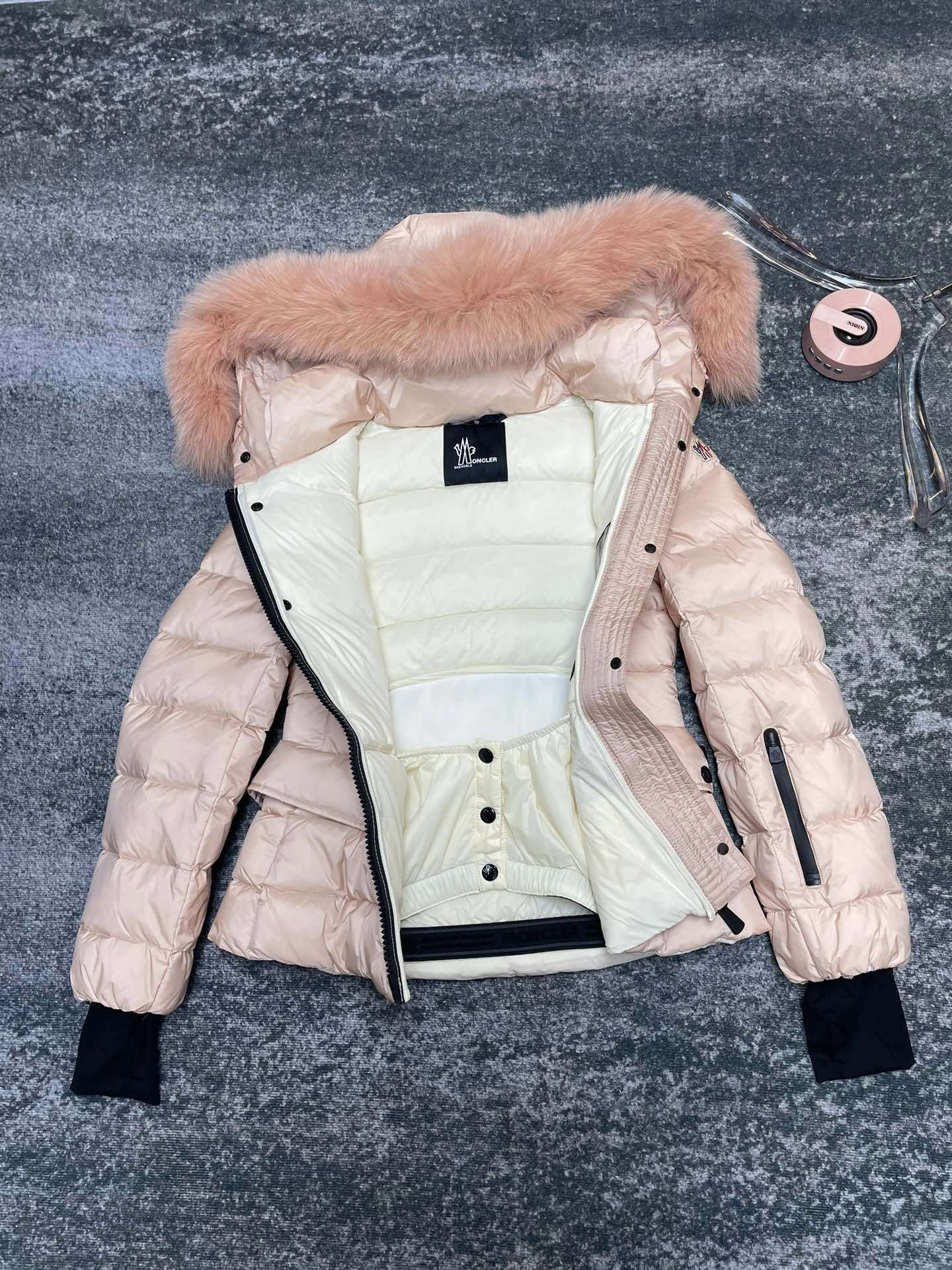 ComfortFit Moncler Down Jackets 146310