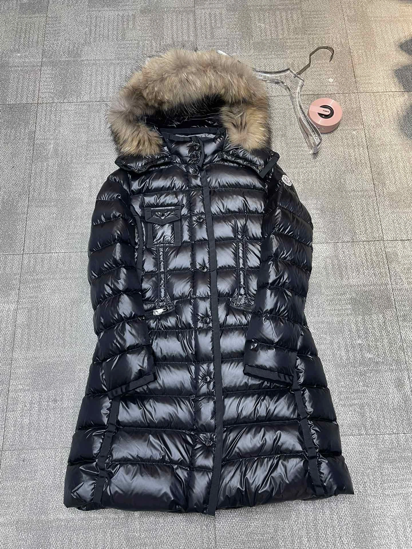 Moncler Down Jackets TravelReady 146311