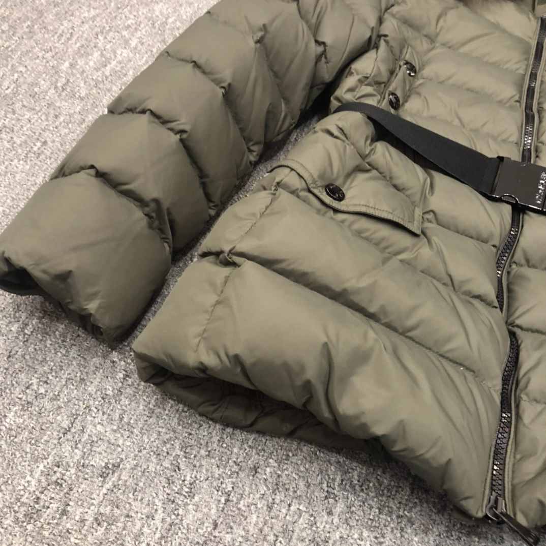 Moncler Down Jackets TravelReady 146307