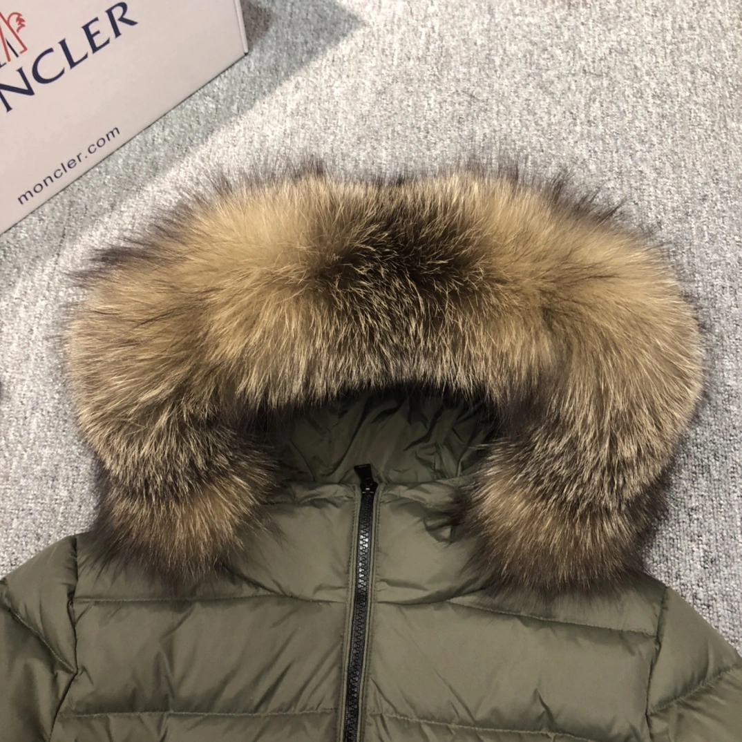 Moncler Down Jackets TravelReady 146307