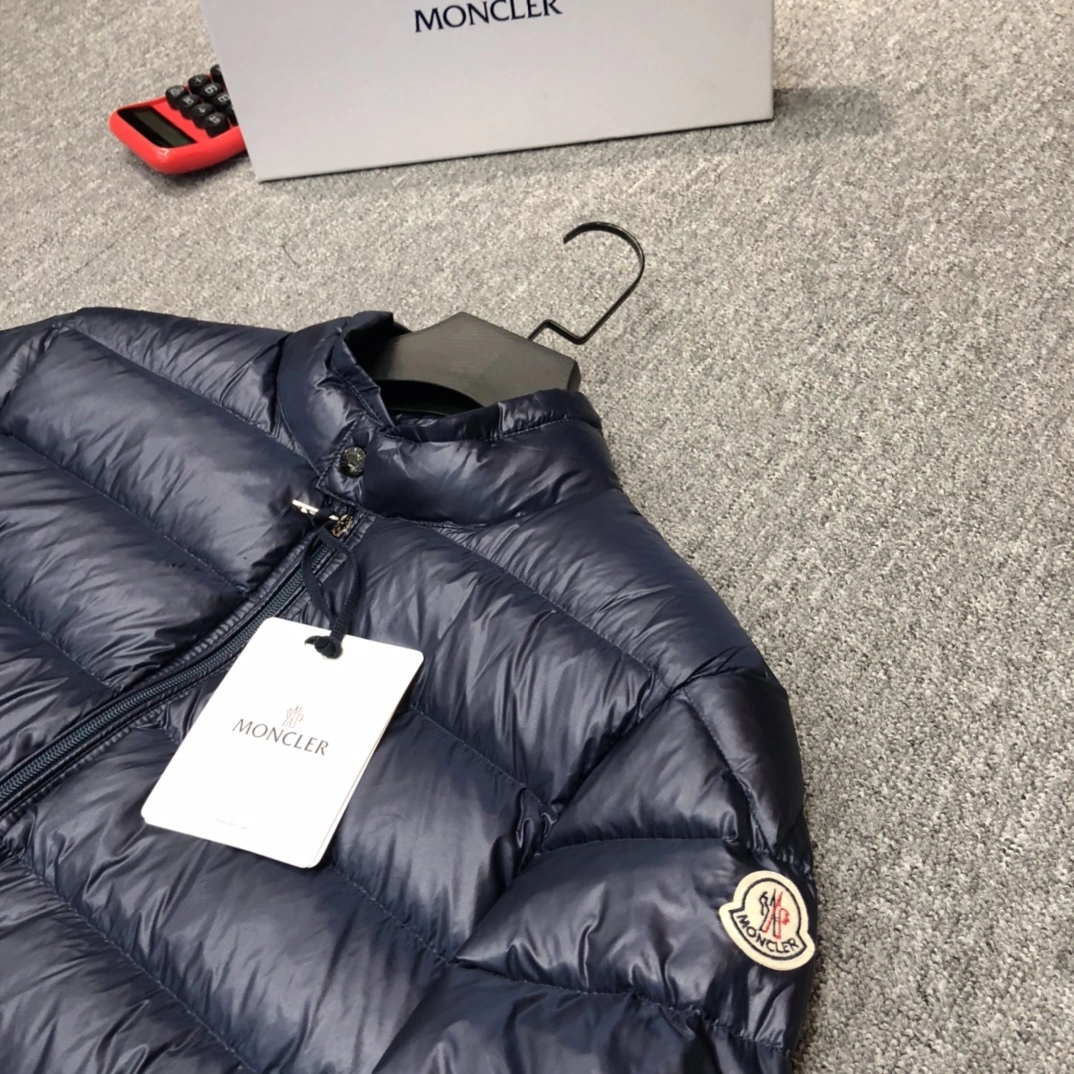 Fashionable Moncler Down Jackets 146304