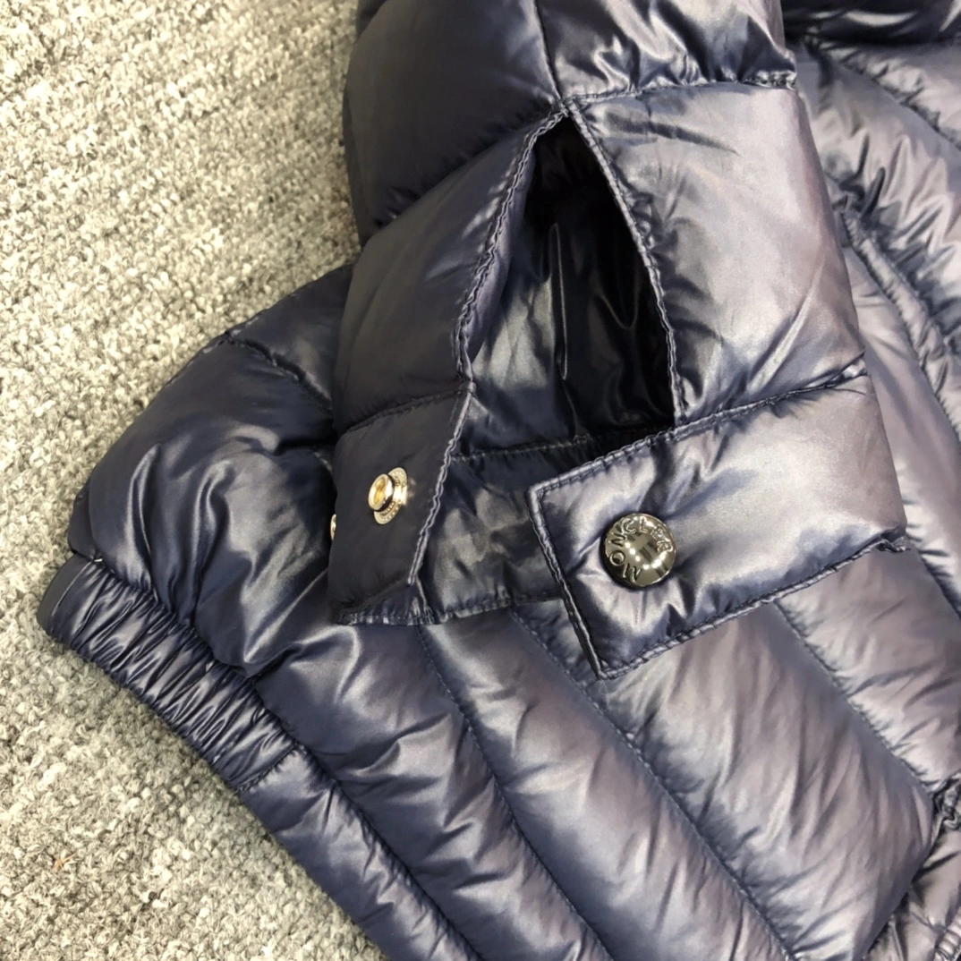 Fashionable Moncler Down Jackets 146304