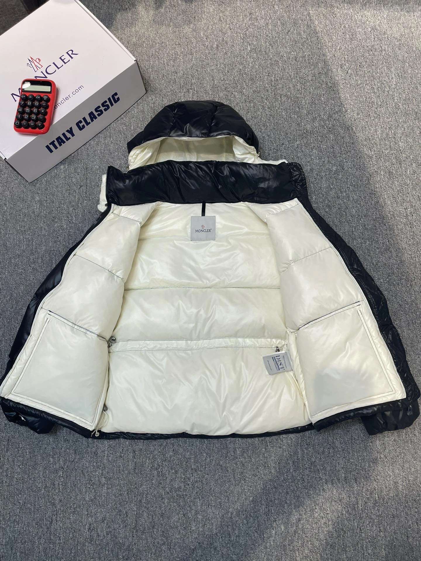 Moncler Down Jackets Modern 146290