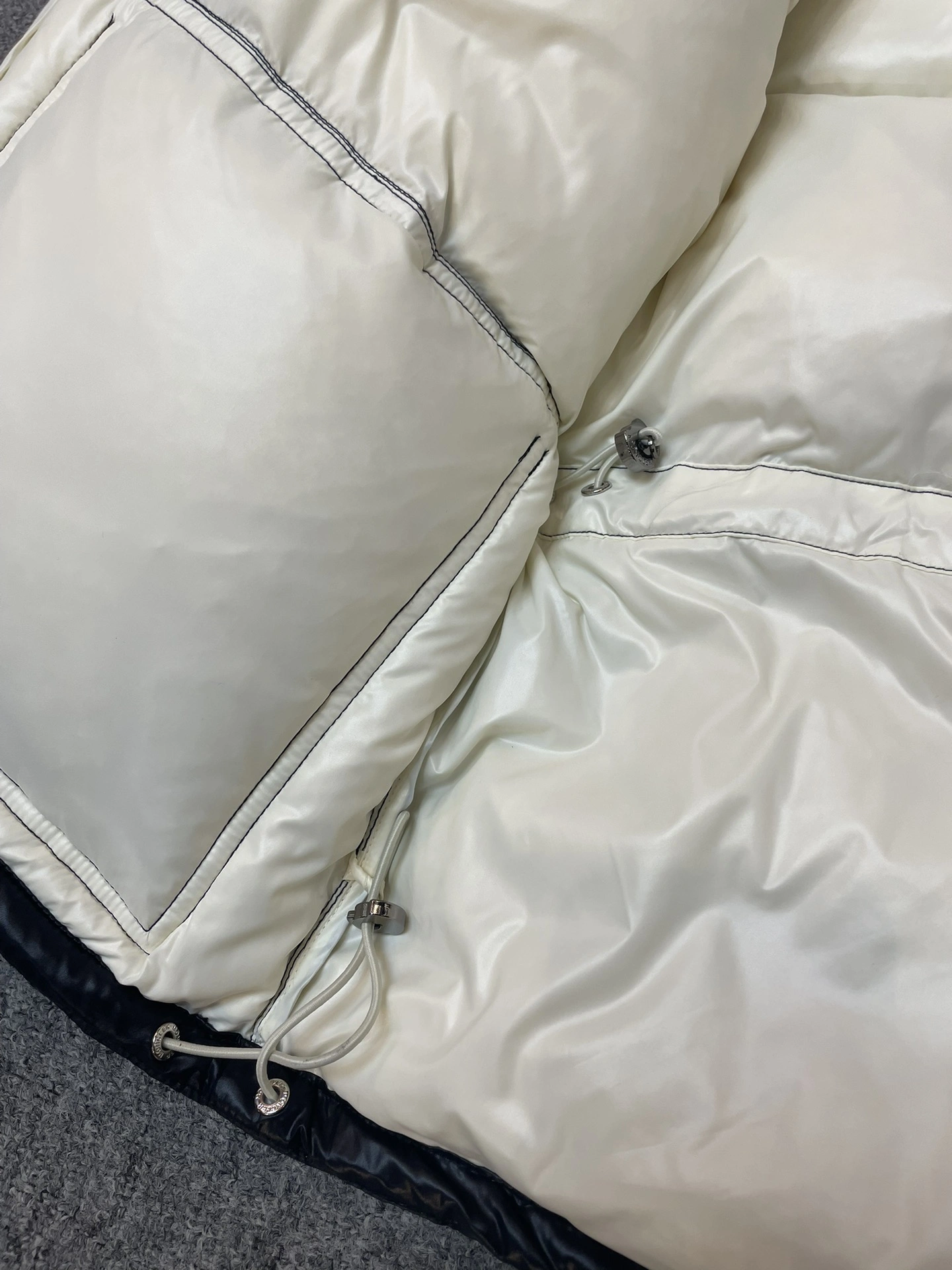 Moncler Down Jackets Modern 146290